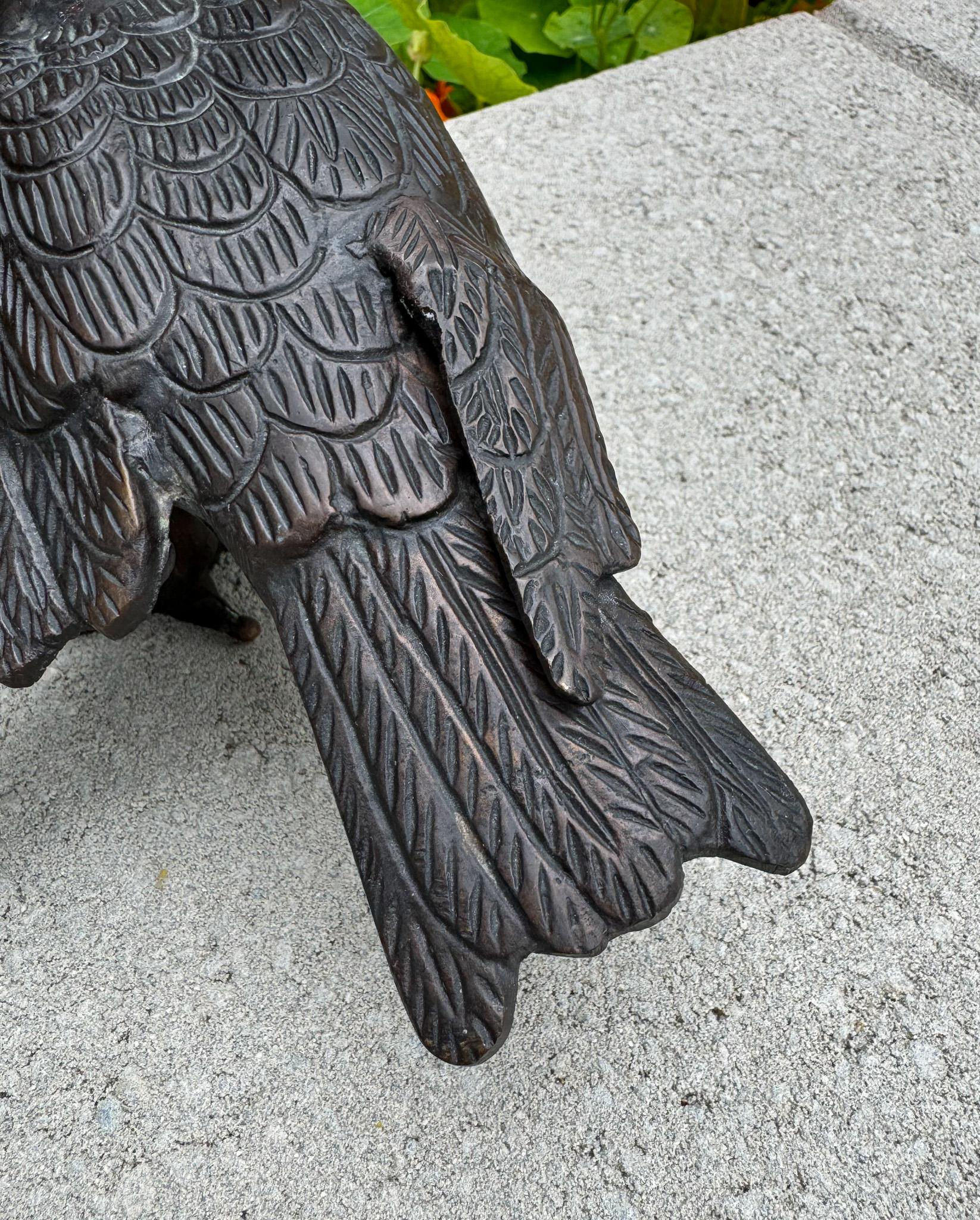 Paar Vogelskulpturen aus Bronze, Japan, um 1970 im Angebot 8