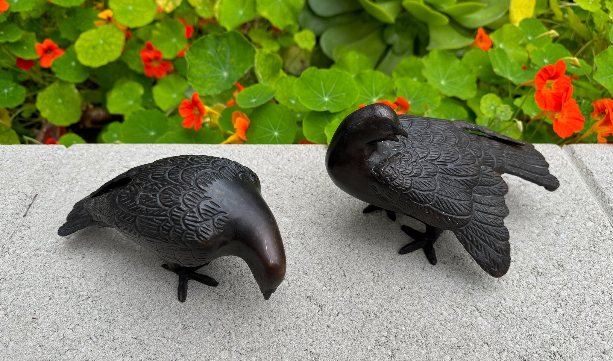 Paar Vogelskulpturen aus Bronze, Japan, um 1970 (Japanisch) im Angebot