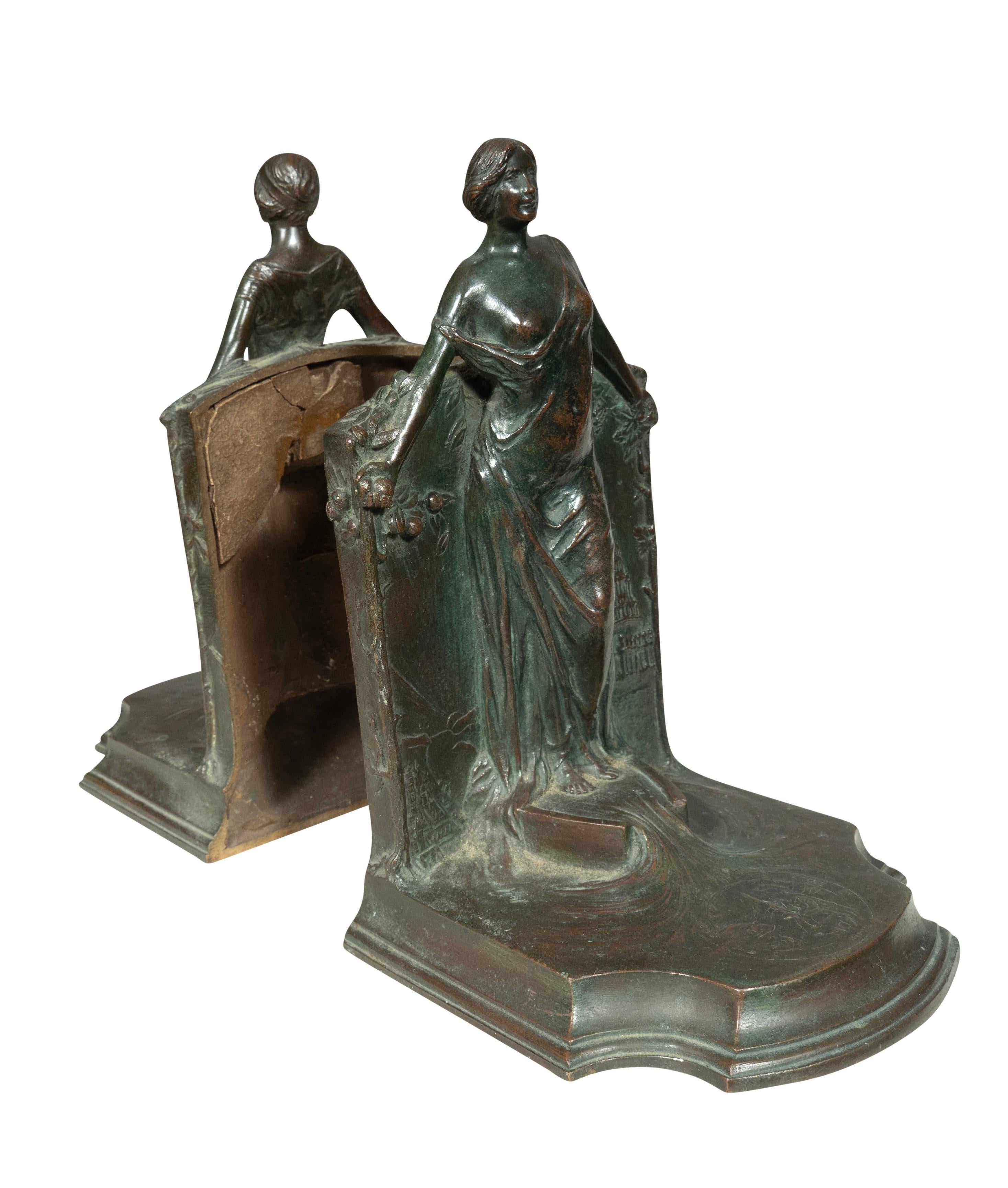 XX secolo Coppia di reggilibri in bronzo di Rudolf Schwarz e fusi dalla fonderia Gorham in vendita