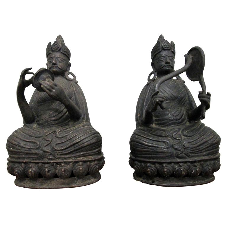 Pair of Exceptionally Detailed Bronze Statues For Sale at 1stdibs