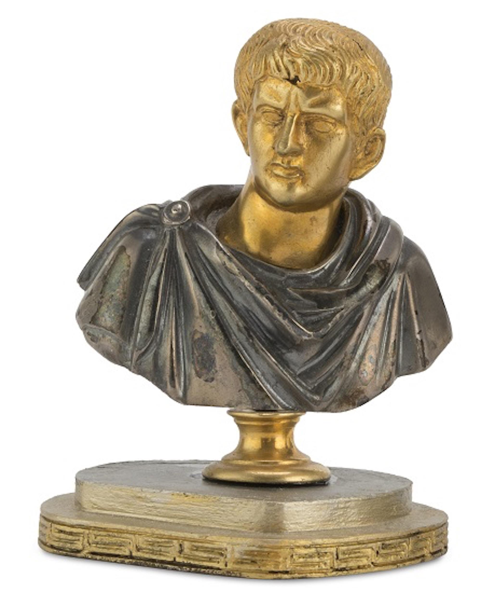 Pair of bronze busts is an original work realized in Italy in the beginning of the 19th century.

Bronze and wood. 

Moulded edges bases.

Fair conditions.

Beautiful pair of busts representing two Roman imperators realized in bronze and