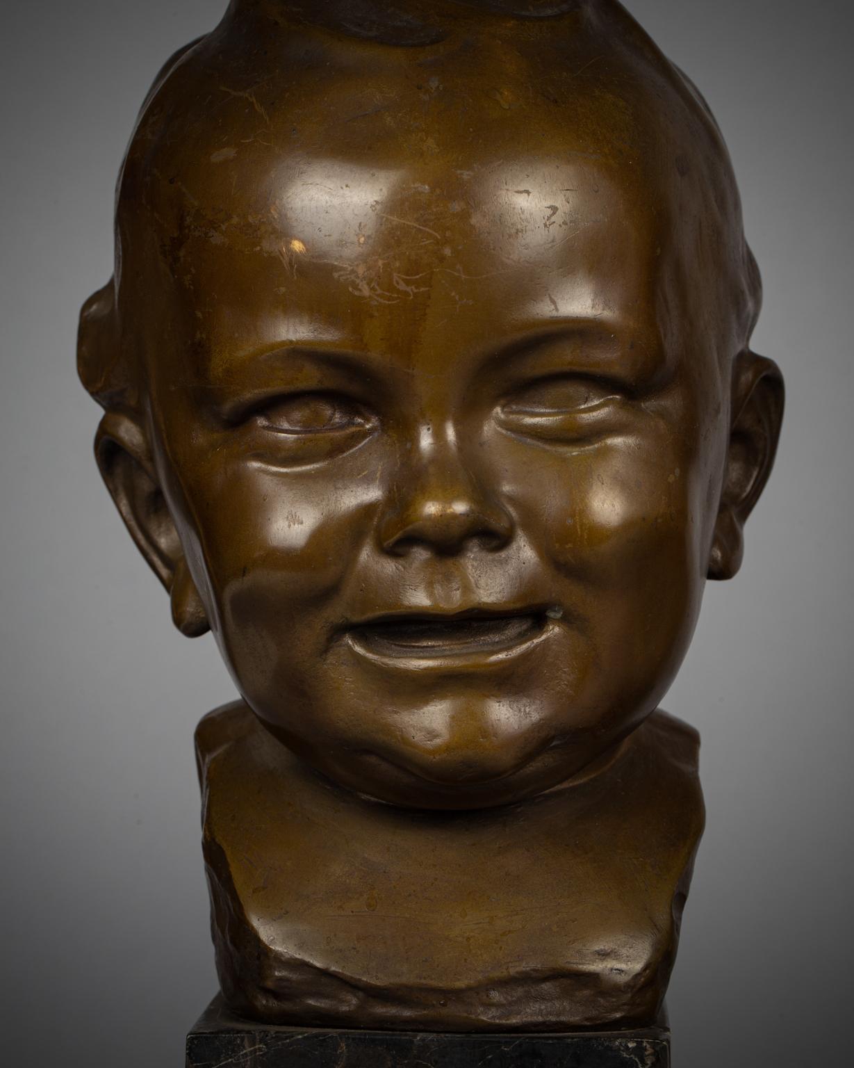 Pair of Bronze Busts on Marble Stands of Babies, by Victor Heinrich Seifert In Good Condition For Sale In New York, NY