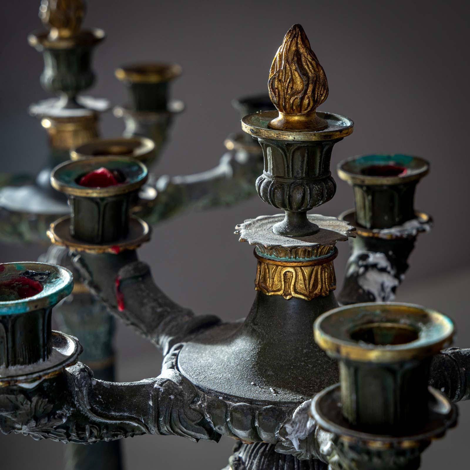 Carlo X Coppia di candelabri in bronzo, prima metà del XIX secolo in vendita
