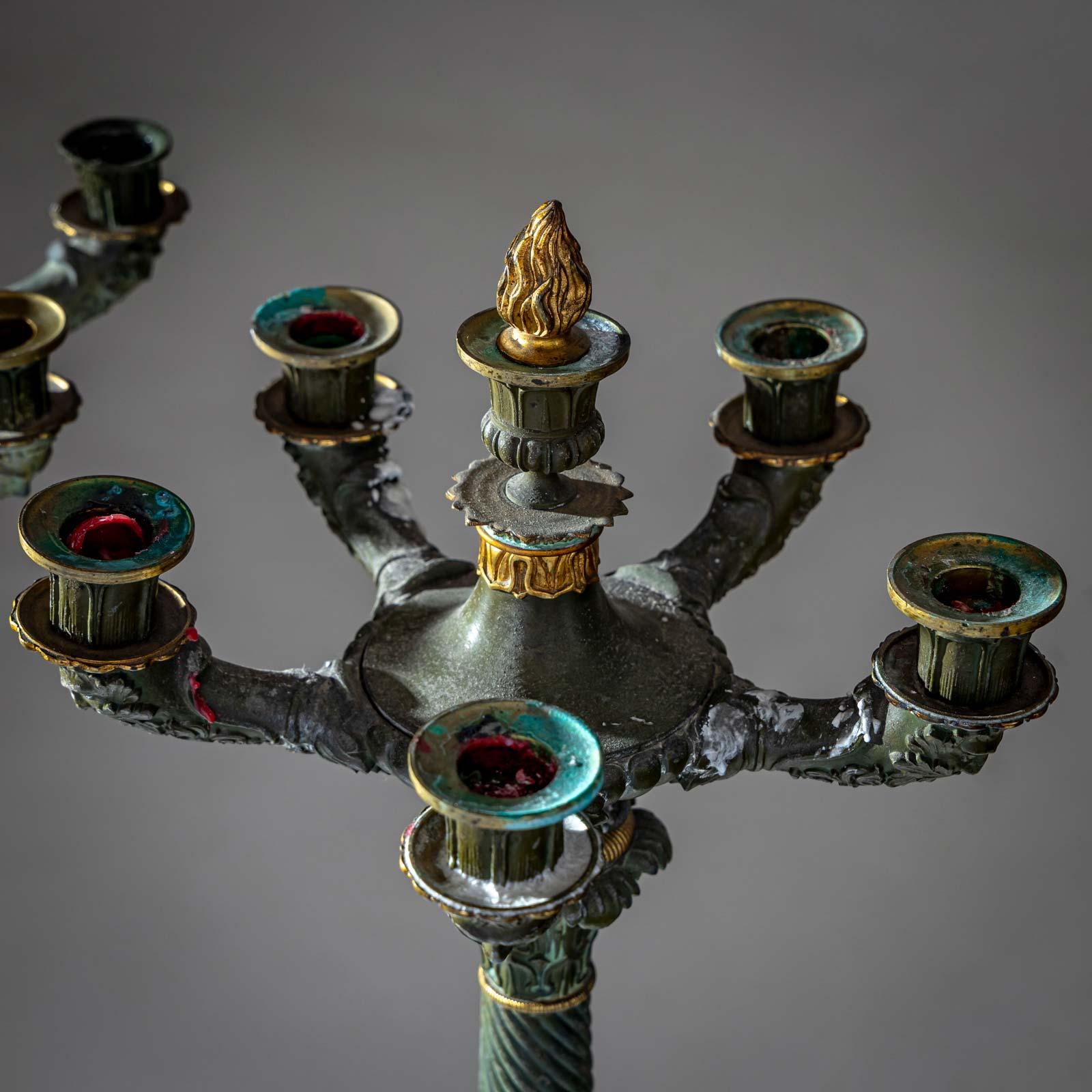 Europeo Coppia di candelabri in bronzo, prima metà del XIX secolo in vendita