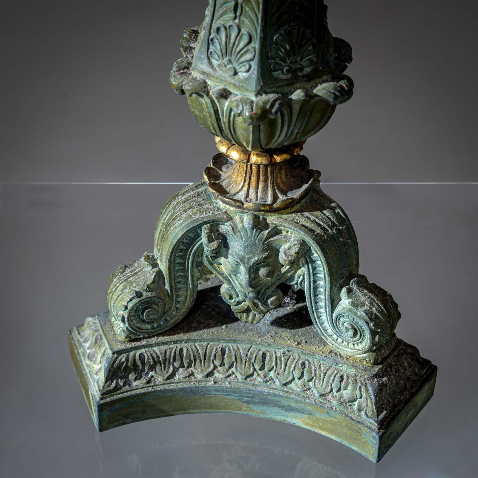 Coppia di candelabri in bronzo, prima metà del XIX secolo in vendita 1