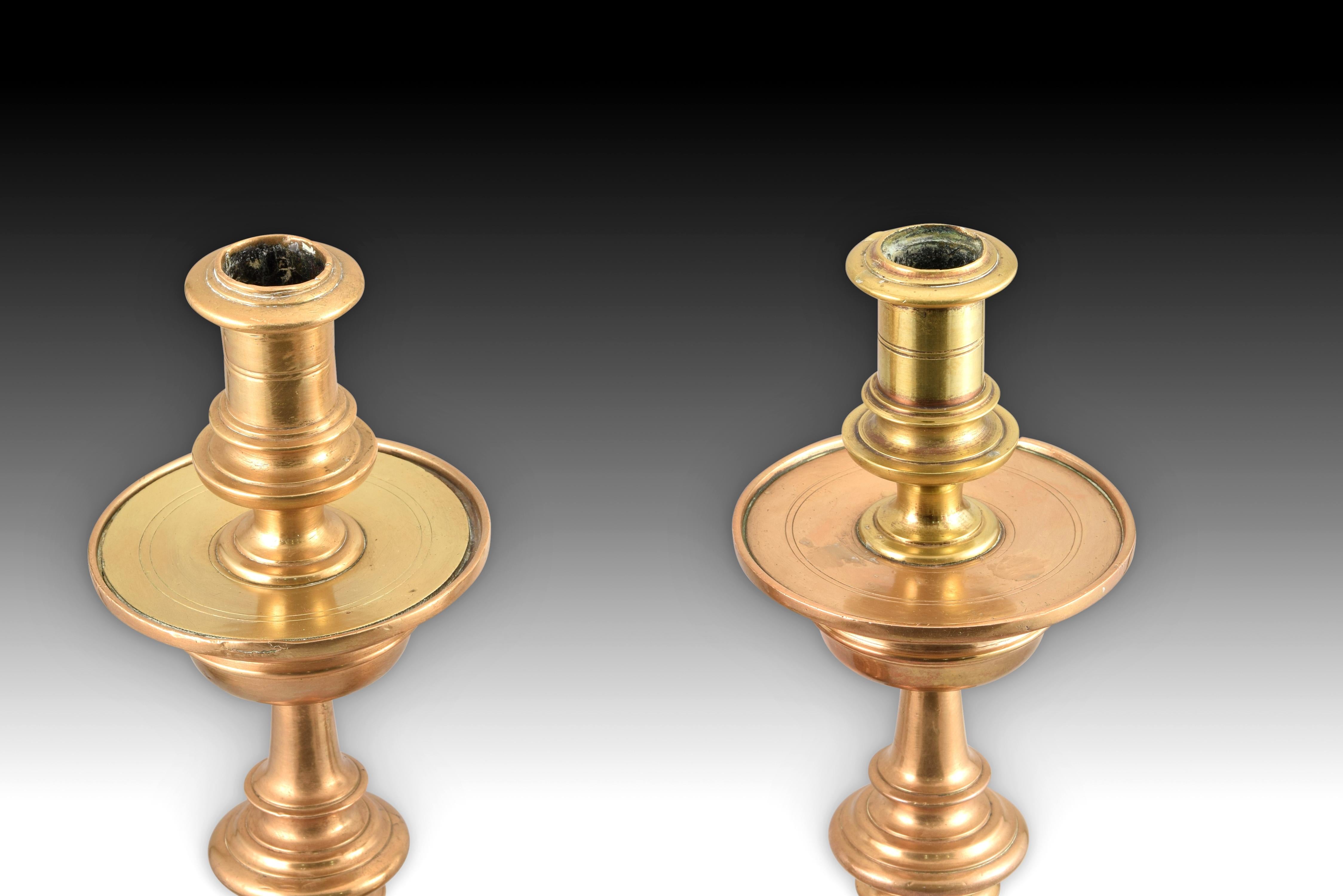 Pair of Bronze Candle Holders, 17th Century 'Part Replaced' In Good Condition For Sale In Madrid, ES