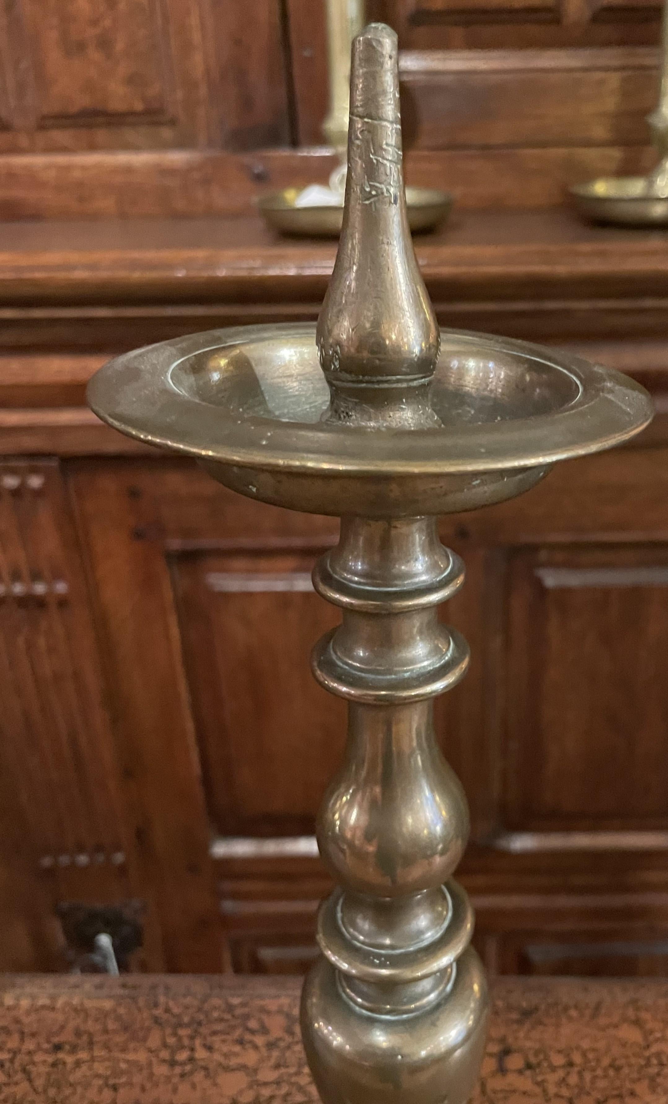 Paire de chandeliers en bronze 17ème siècle - France en vente 2