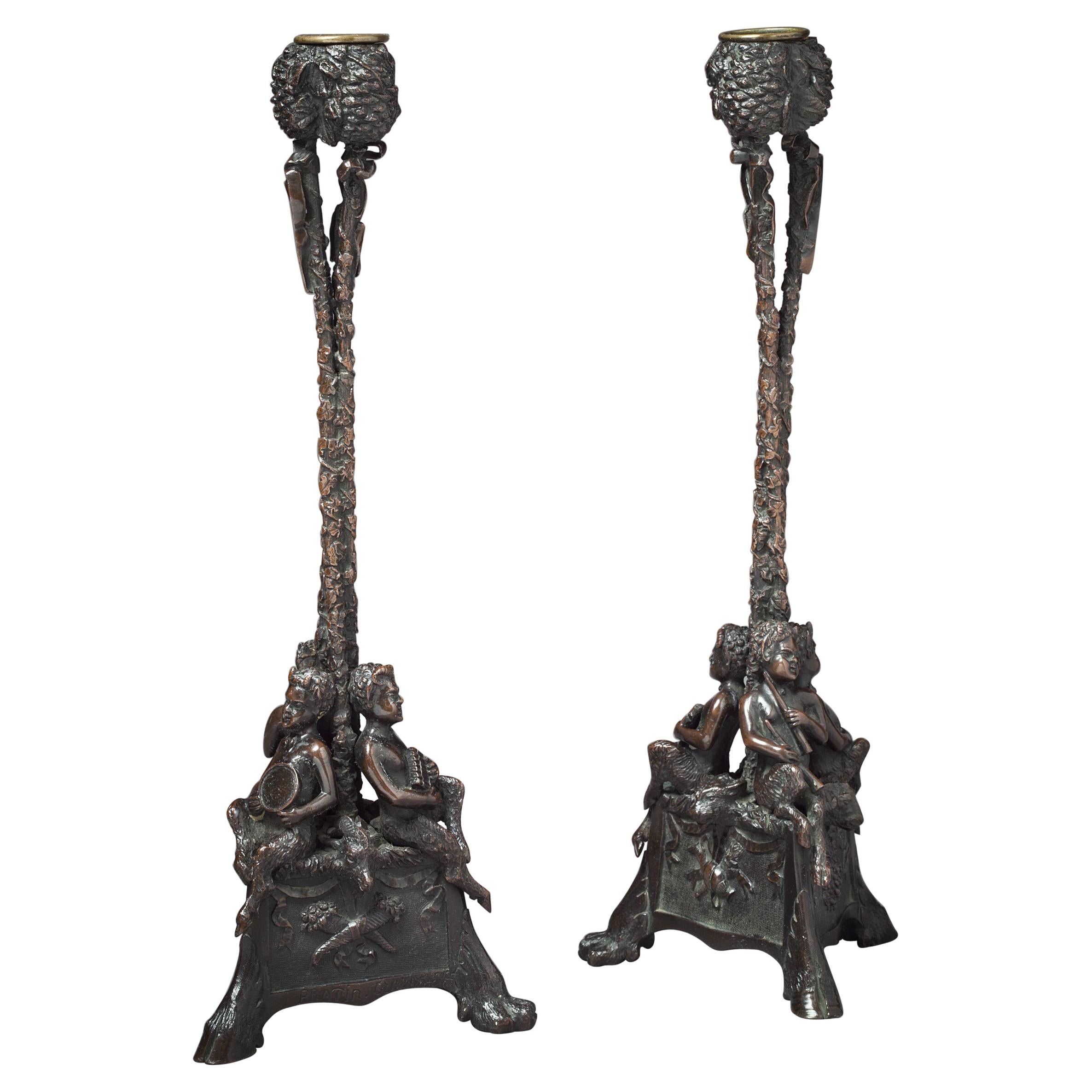 Pareja de candeleros de bronce, hacia 1840