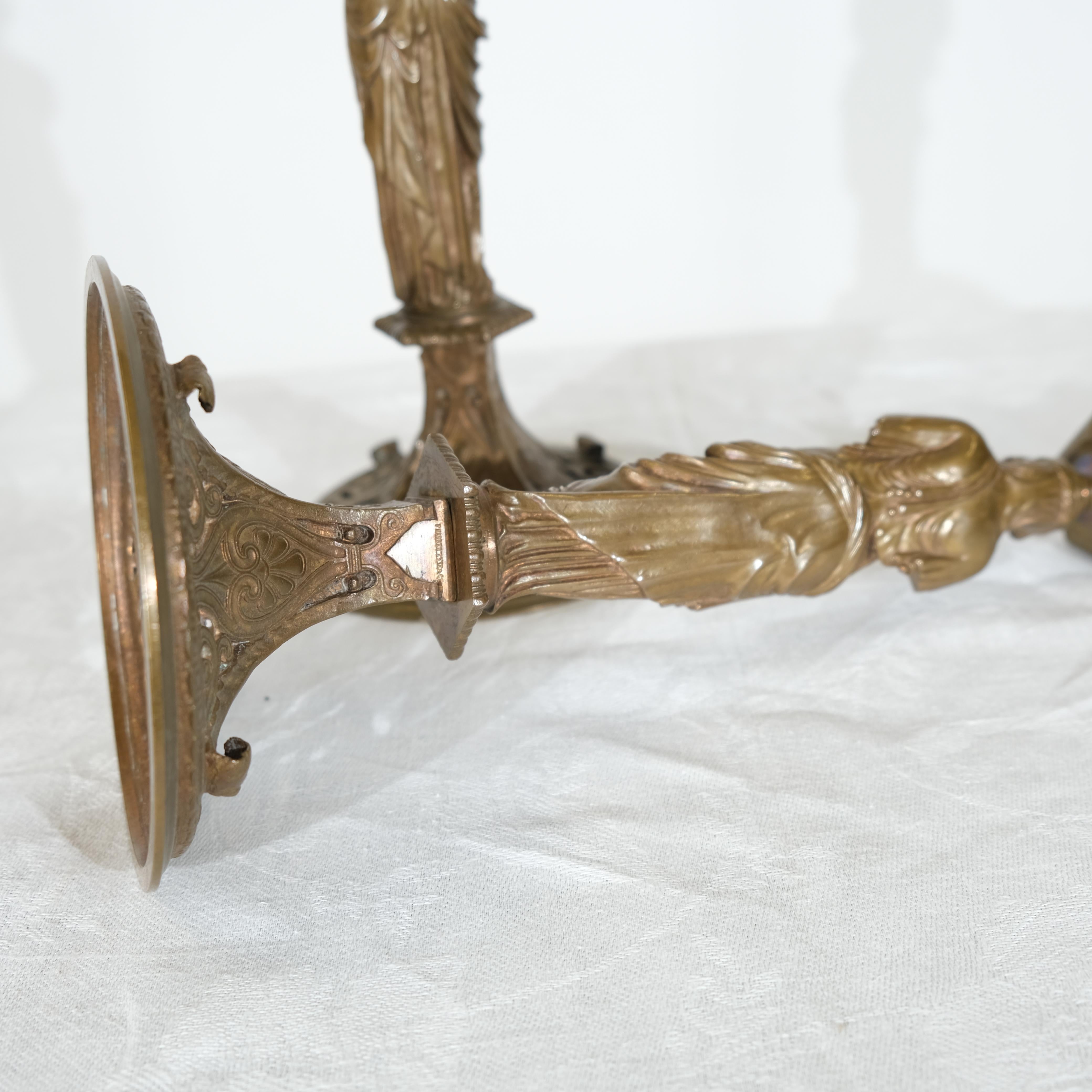 Coppia di candelieri in bronzo firmati Barbedienne (1838-) in vendita 4