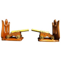 Pareja de cañones de bronce con soportes de caoba, Siglo XIX