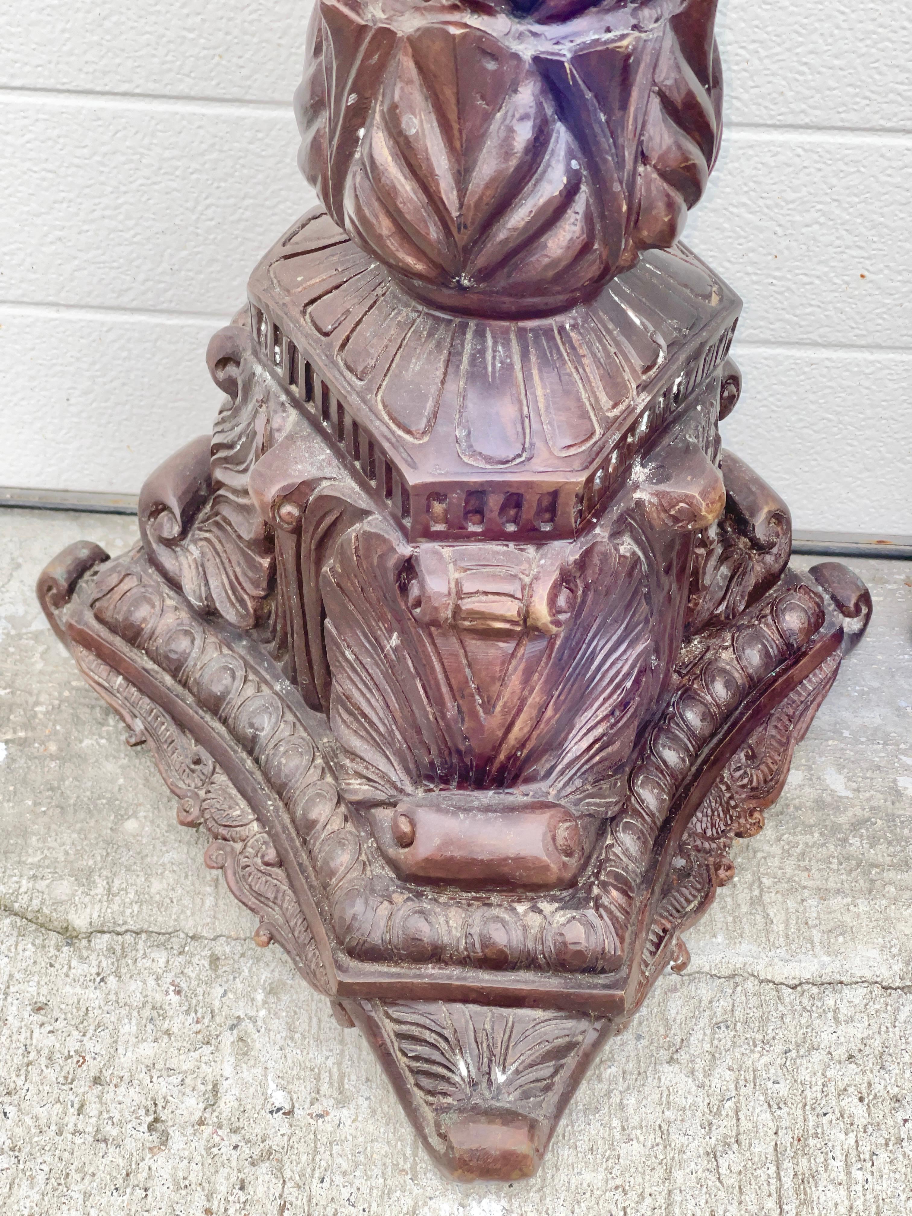 Coppia di portacandele da terra in bronzo in stile Charles X in vendita 5