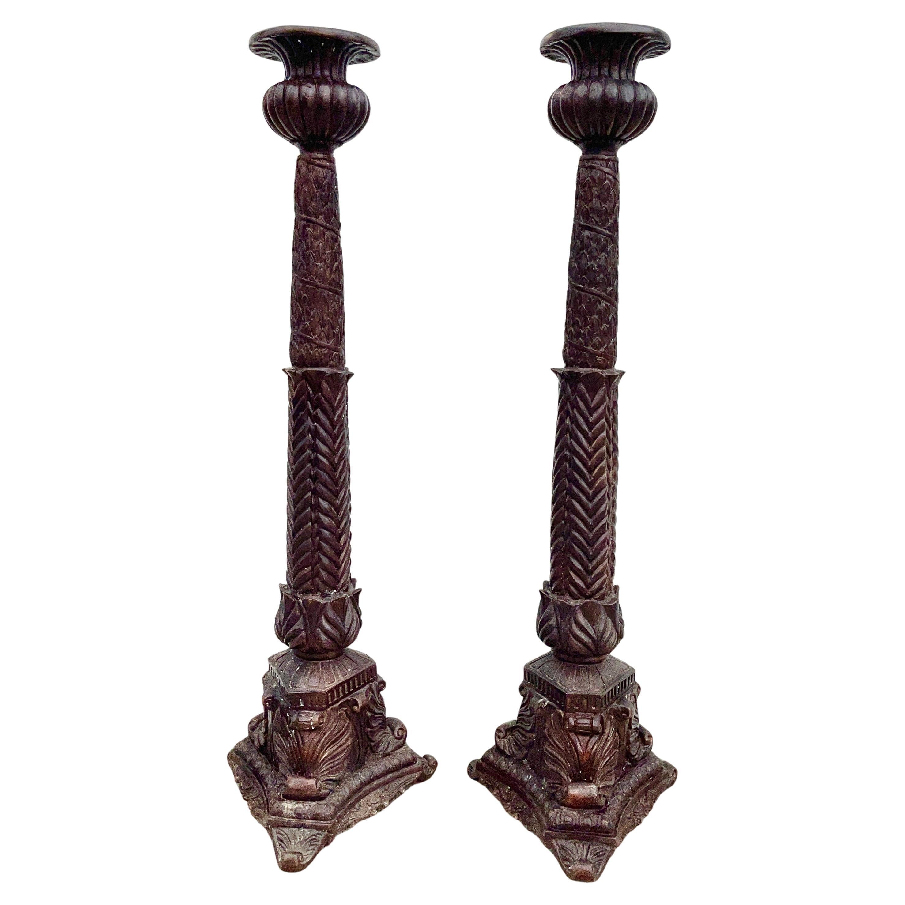 Paire de porte-bougies de style Charles X en bronze