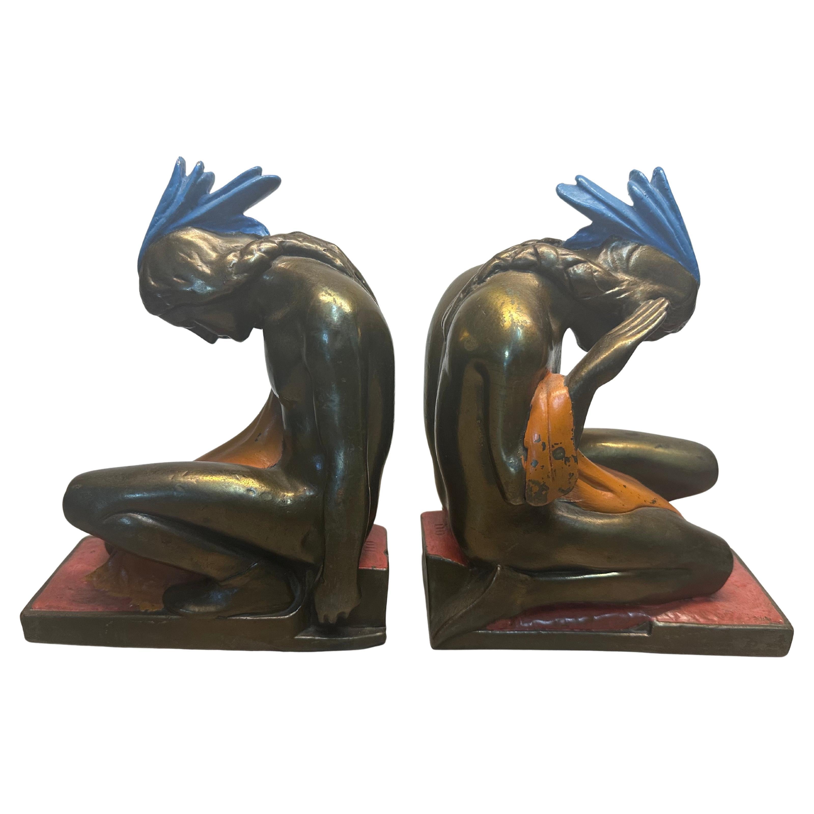 Pair of Bronze-Clad Indian Braves Bookends by Paul Herzel for Pompeian Bronze Co In Good Condition For Sale In San Diego, CA