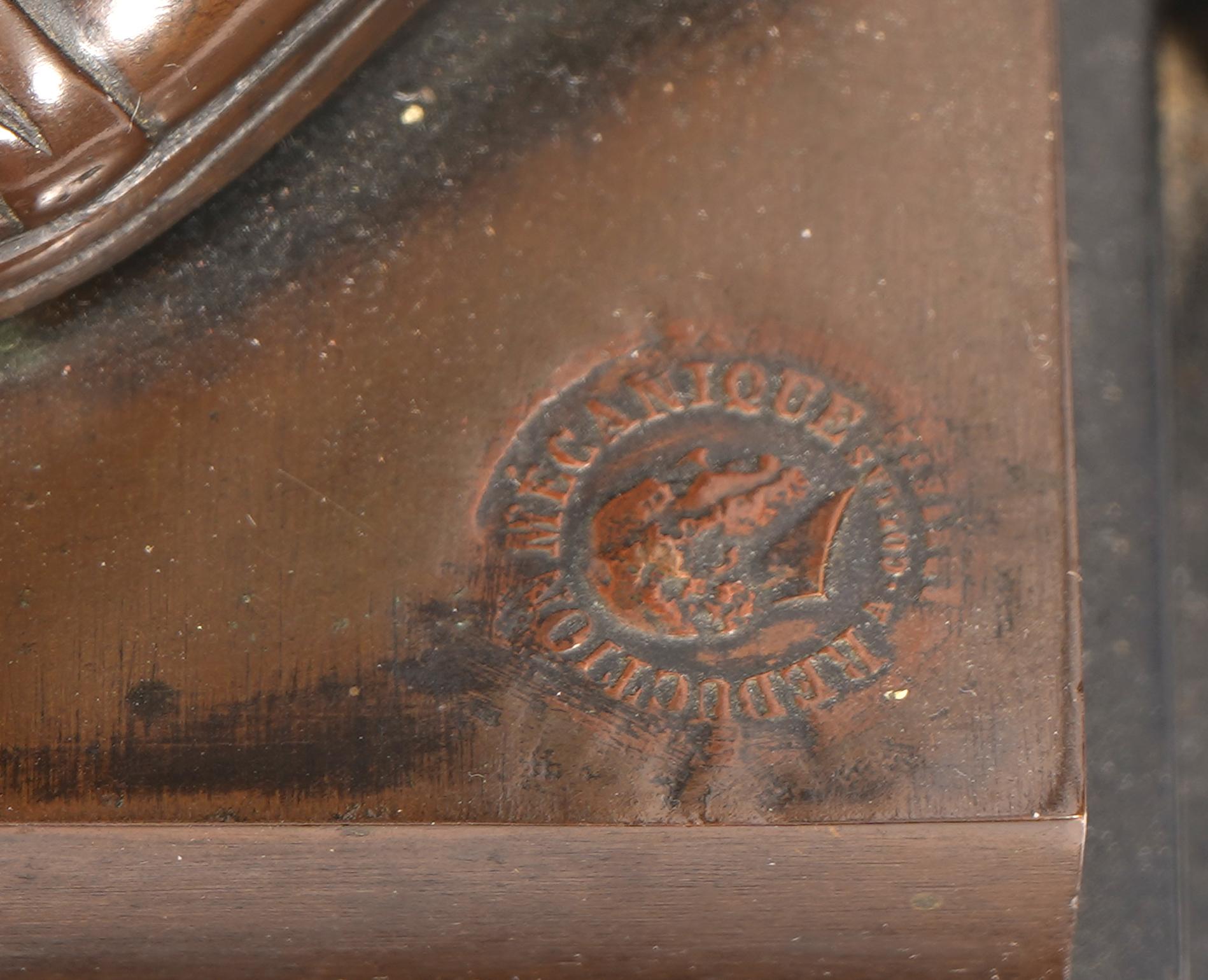 Paire de lampes en bronze à figures classiques, A.I.C. par F. Barbedienne Fondeur en vente 4