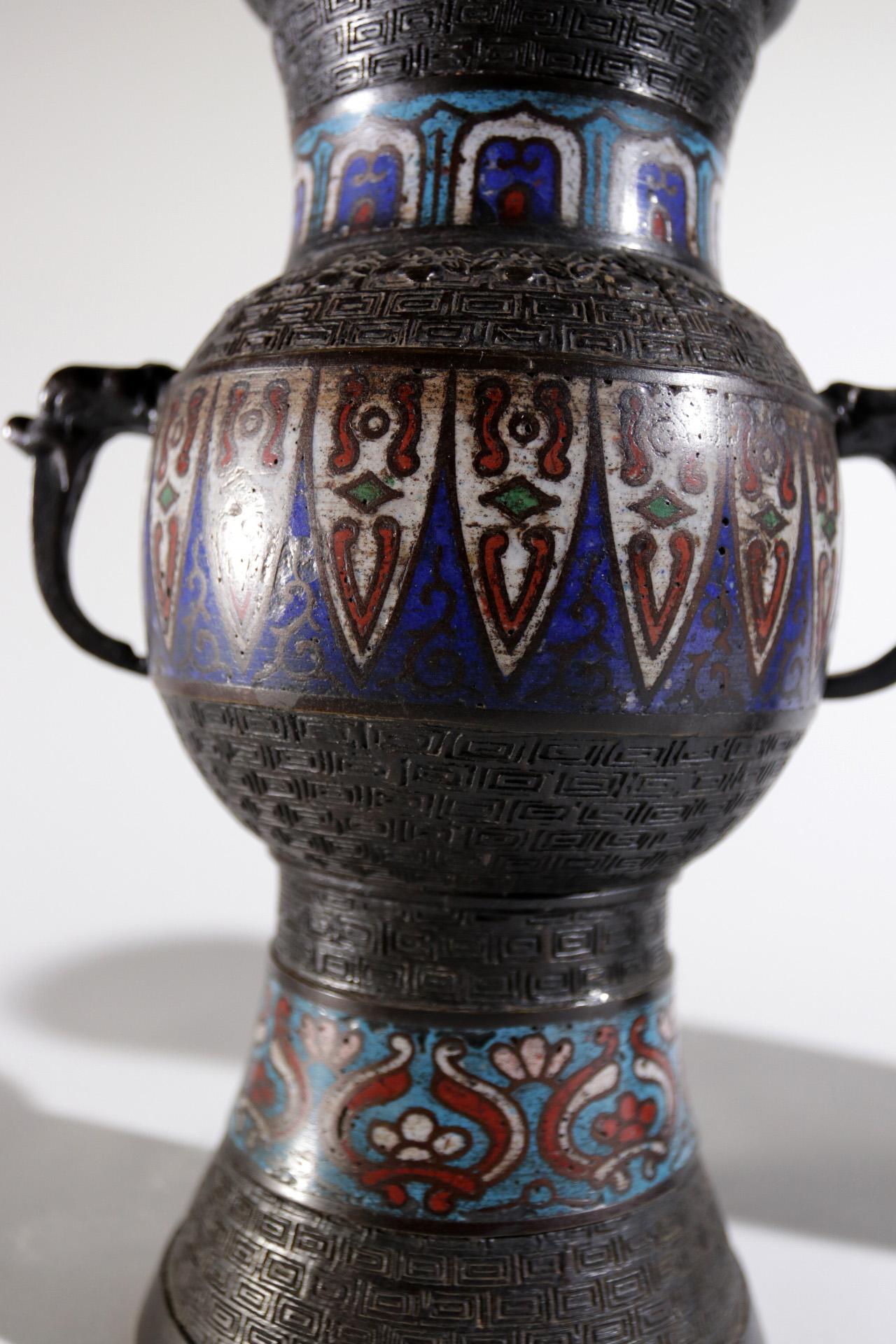 Paar Cloisonné-Vasen aus Bronze Japan Champlevé:: 19. Jahrhundert (Japanisch) im Angebot