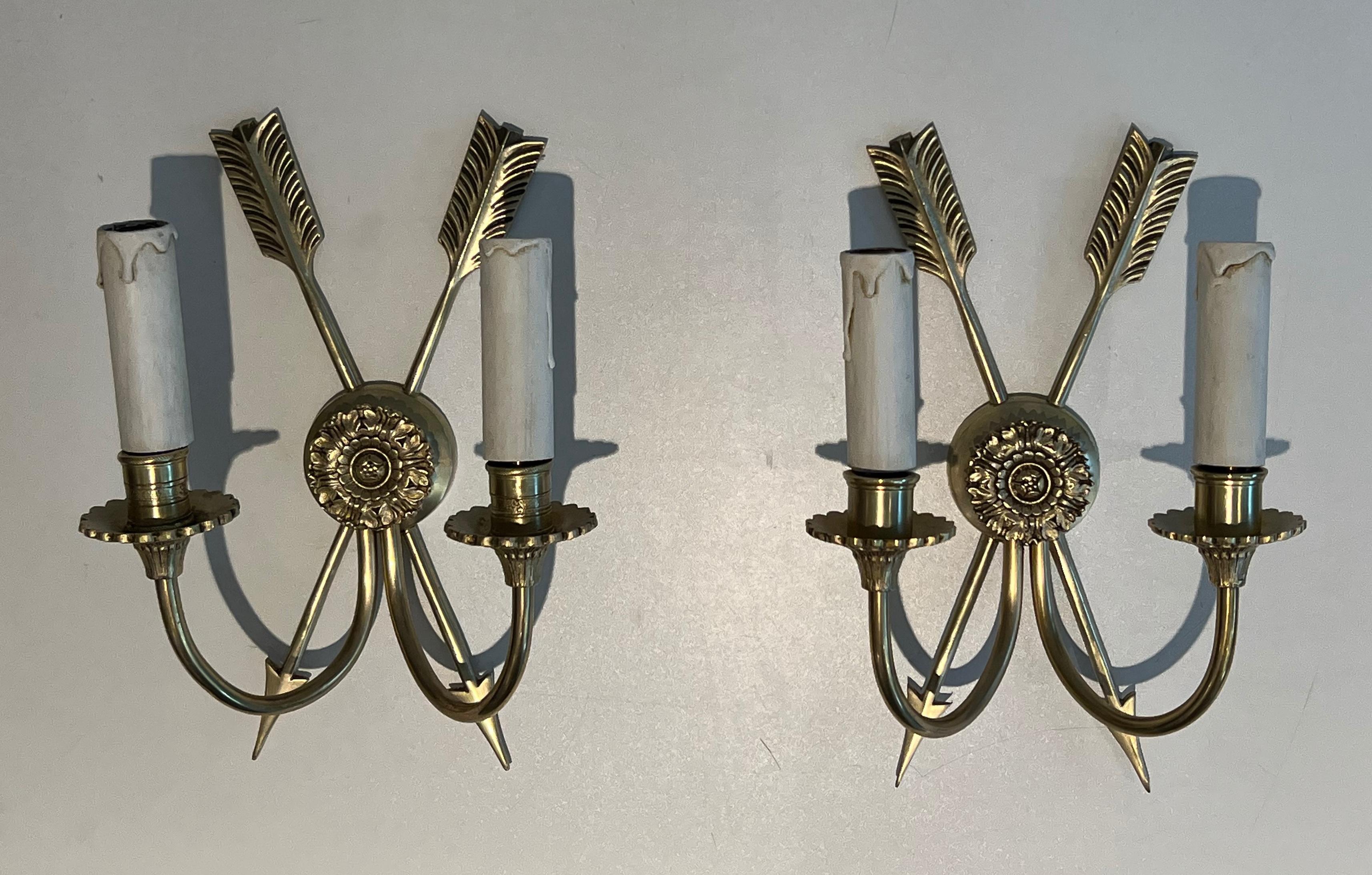 Coppia di lampade da parete in bronzo Cross Arrows in vendita 6