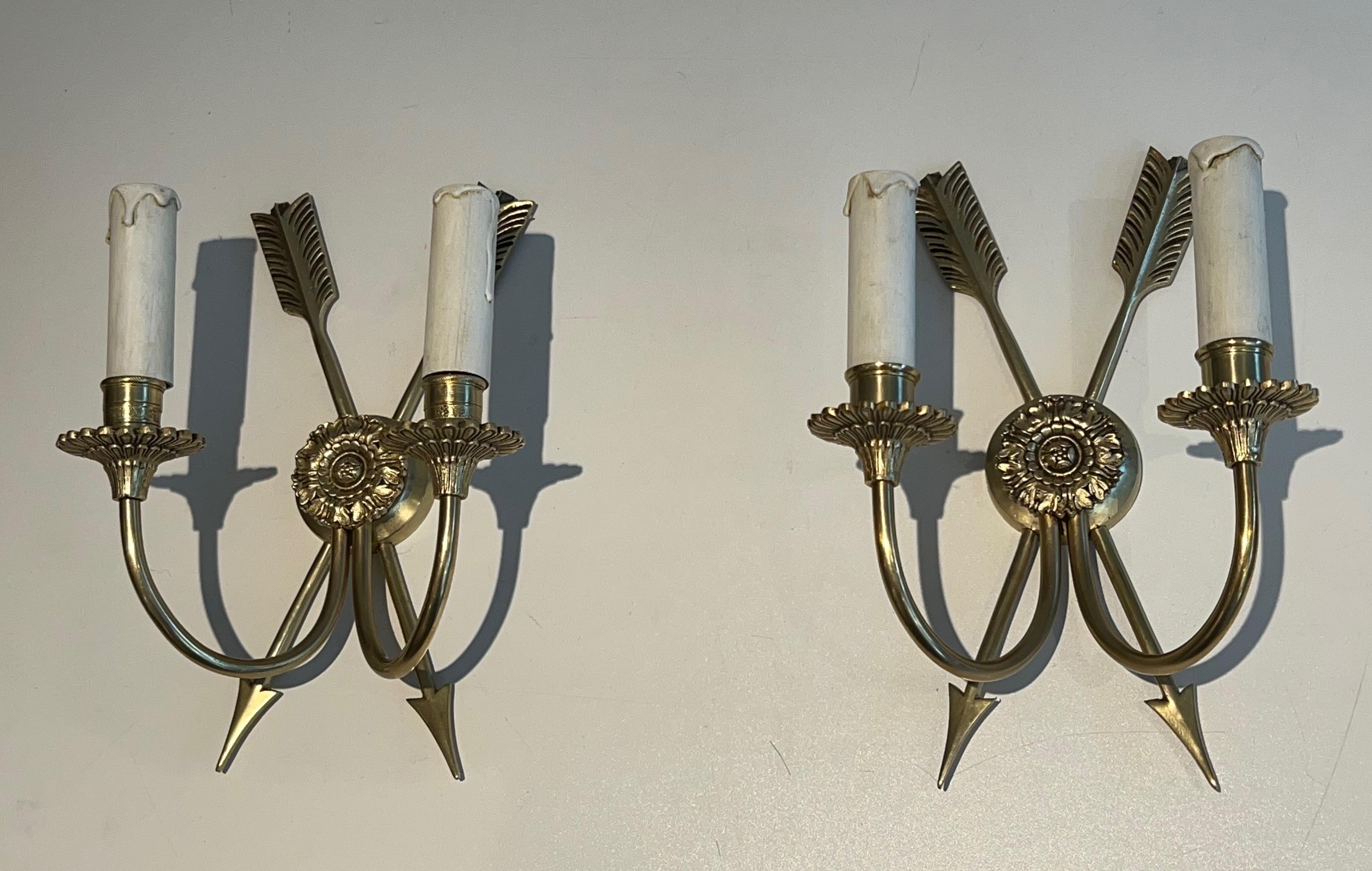 Coppia di lampade da parete in bronzo Cross Arrows in vendita 13