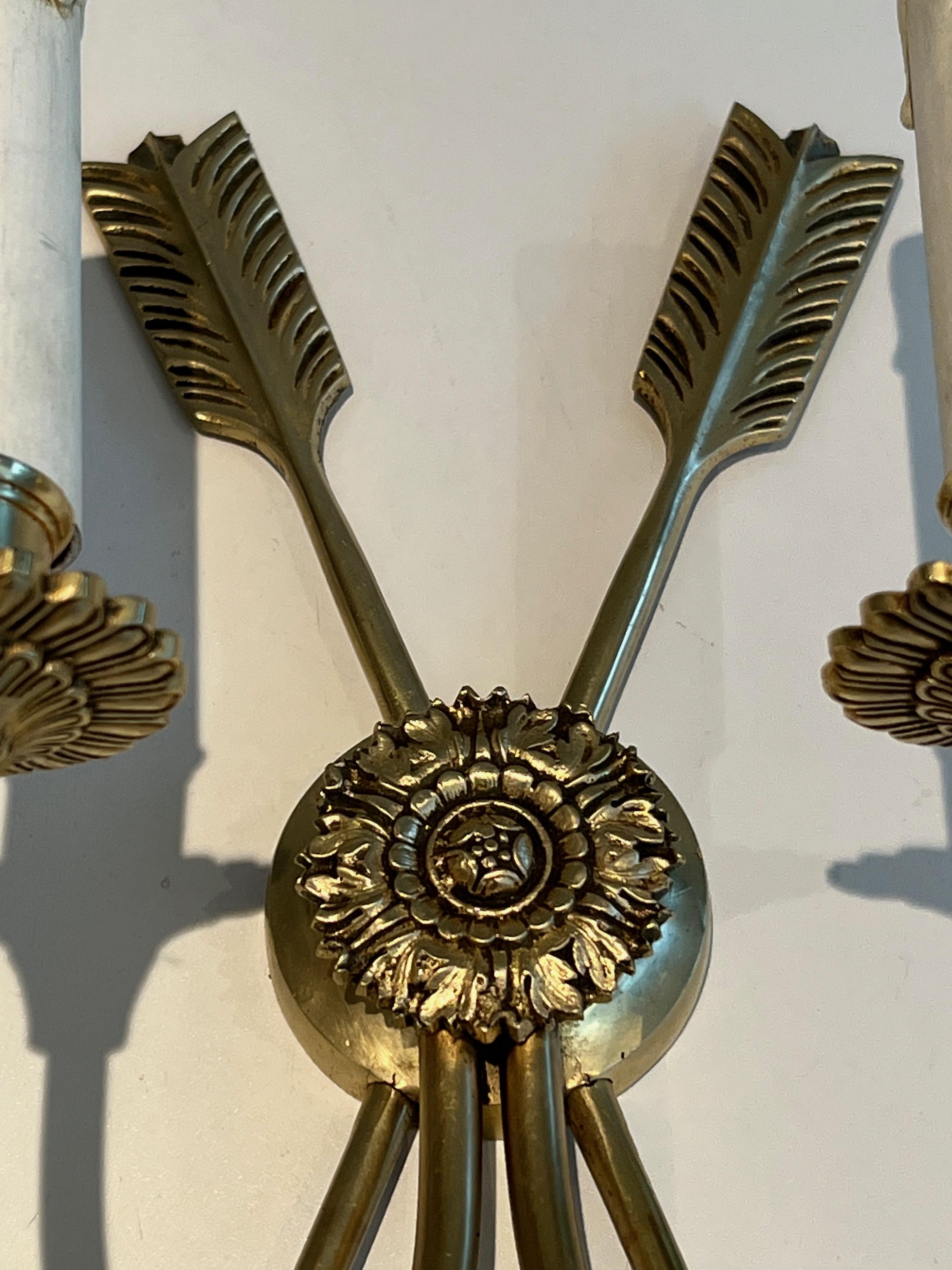 Bronzo Coppia di lampade da parete in bronzo Cross Arrows in vendita