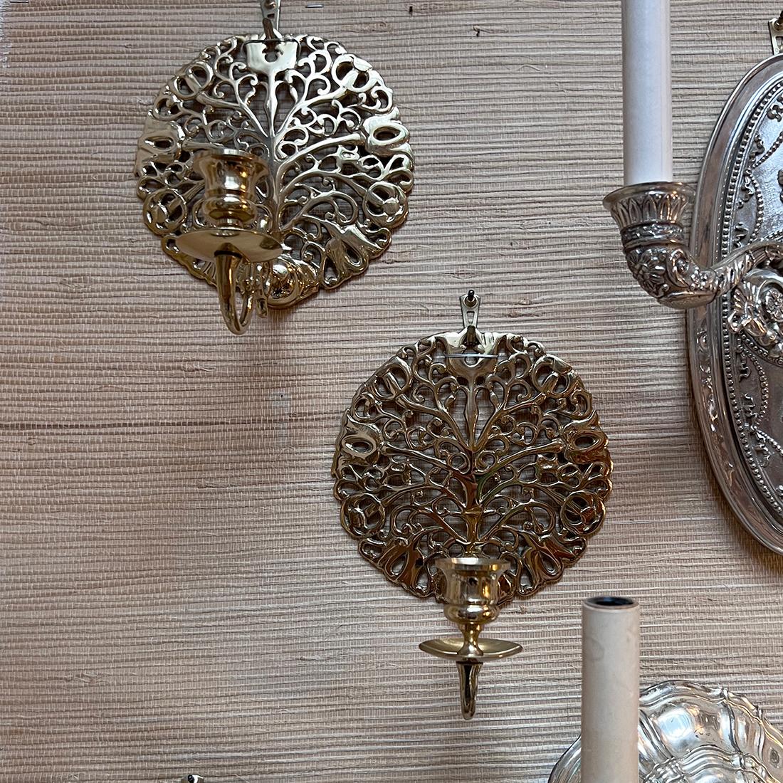 Coppia di appliques olandesi a giorno del 1940 circa con luce singola.

Misure:
Altezza: 7.5