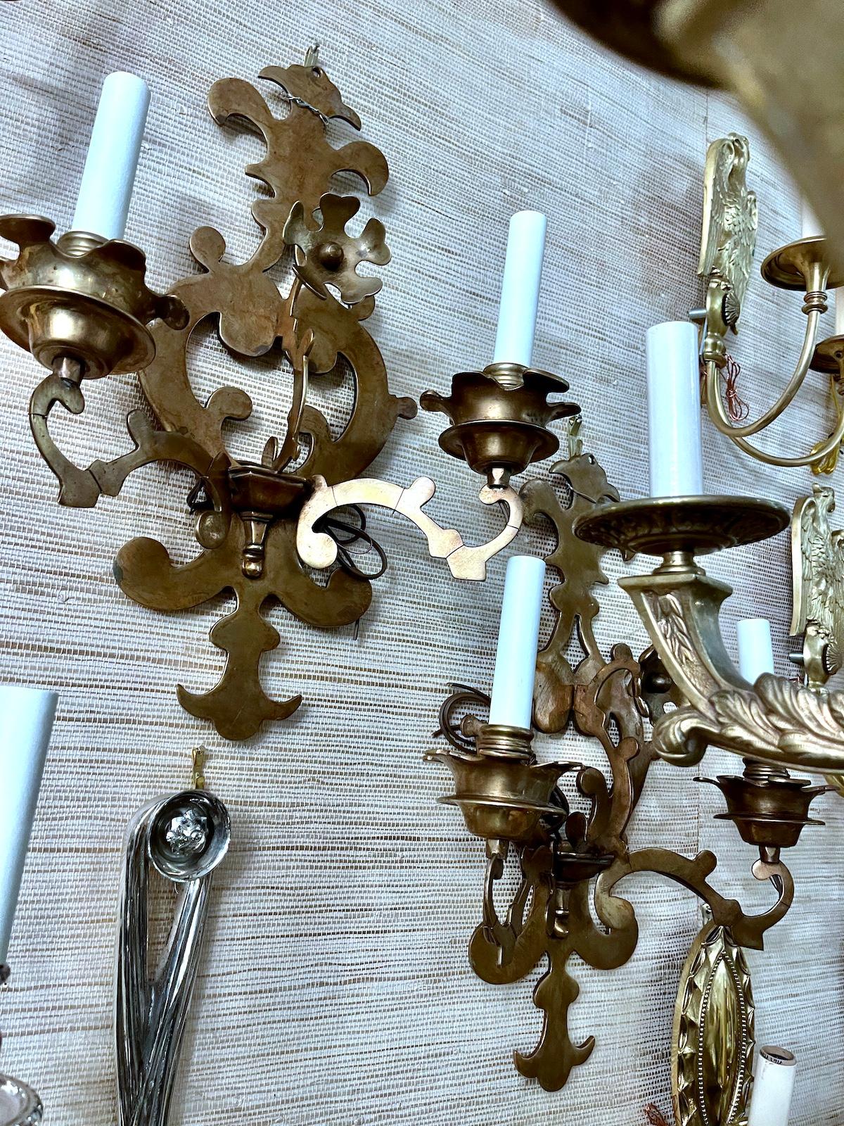 Metà XX secolo Coppia di lampade olandesi in bronzo in vendita