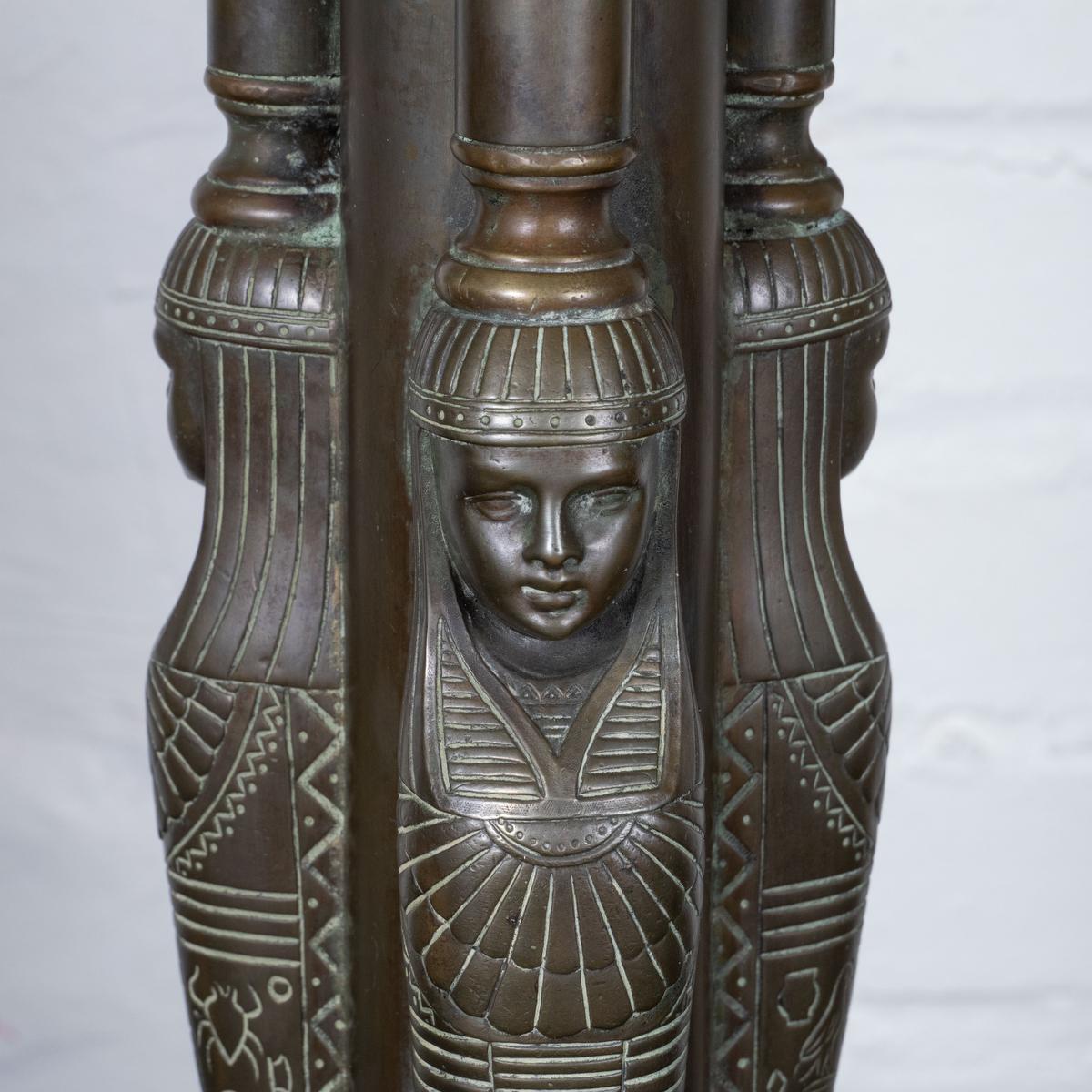 Pair of bronze Egyptian figurehead table lamps For Sale 3