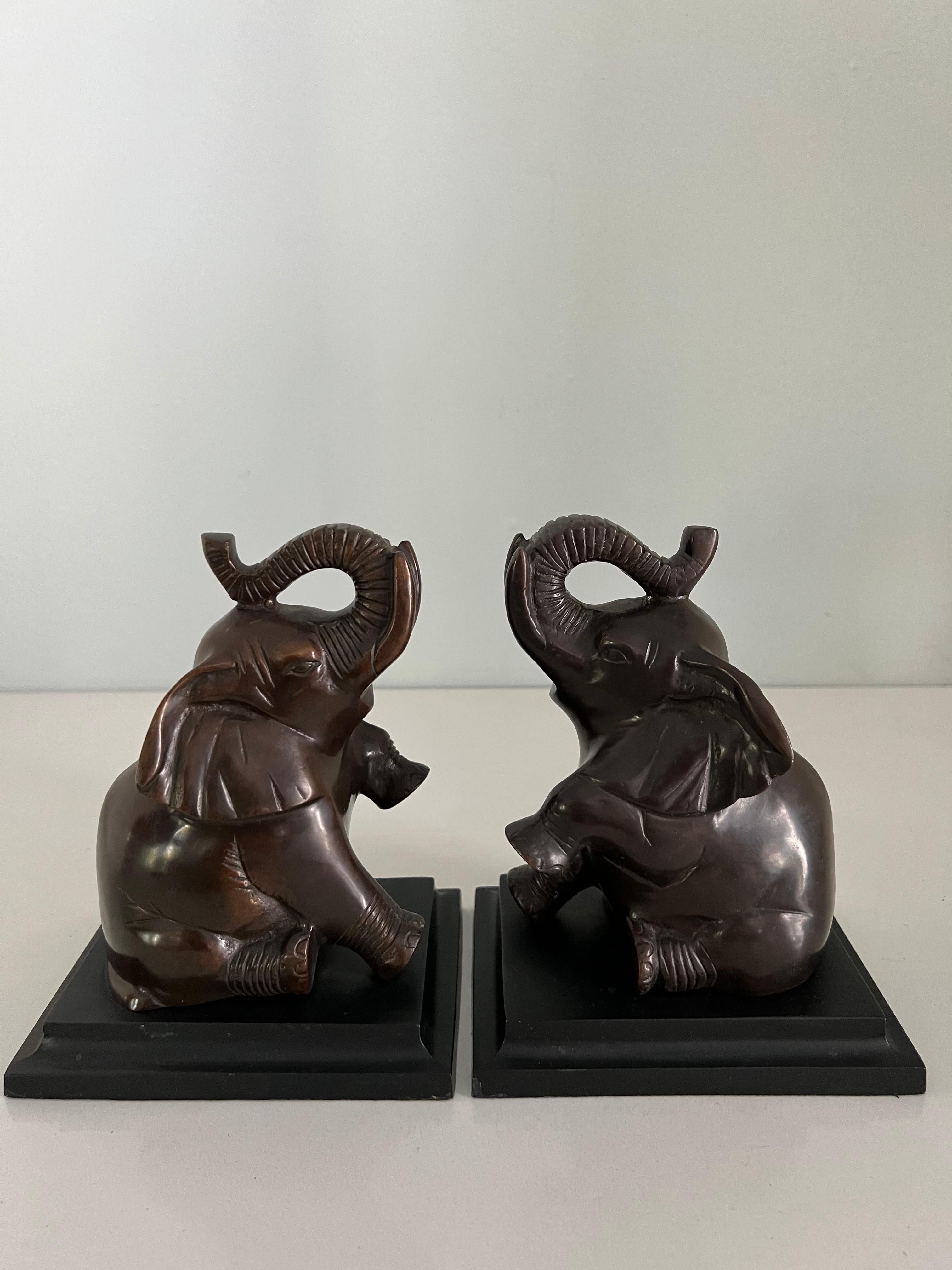 Pair of Bronze Elephant Bookends In Good Condition In Los Angeles, CA