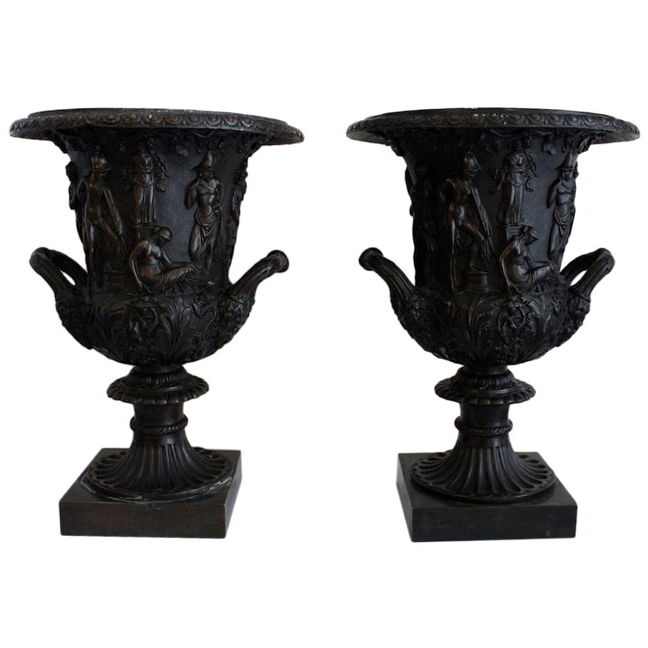 Pair of Bronze Empire Style Classical Urns, circa 1820 For Sale
