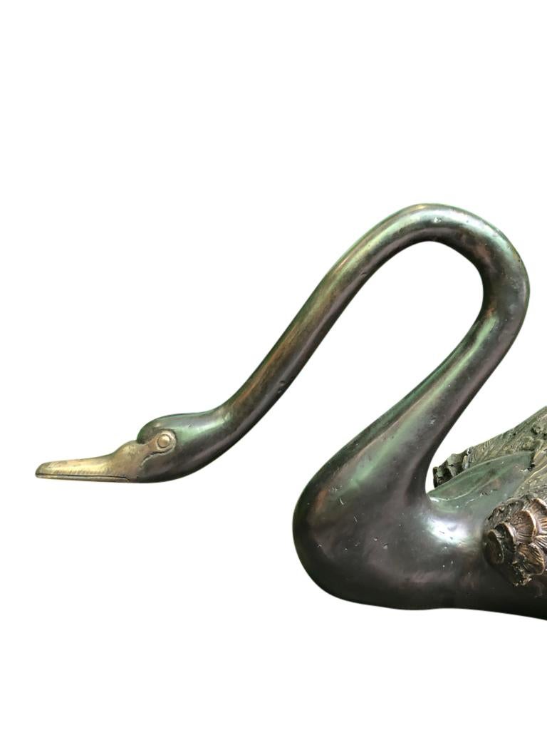 Pair of Bronze English Swans, Garden Royal Water Statues, 20th Century For Sale 2