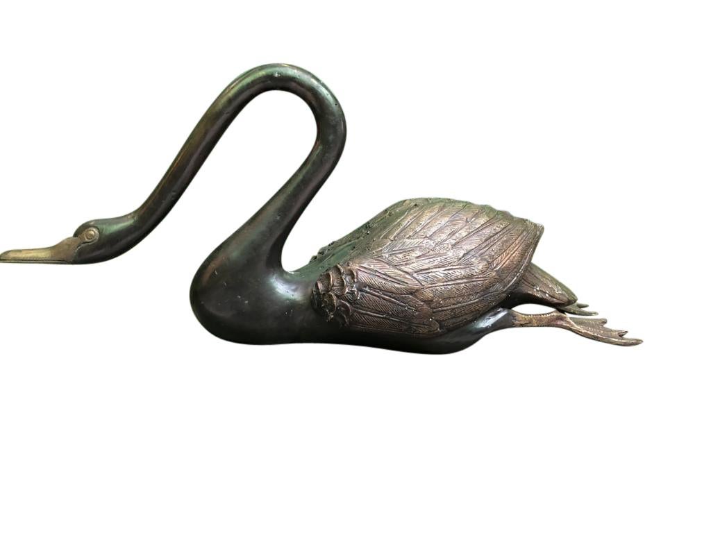 Pair of Bronze English Swans, Garden Royal Water Statues, 20th Century For Sale 3