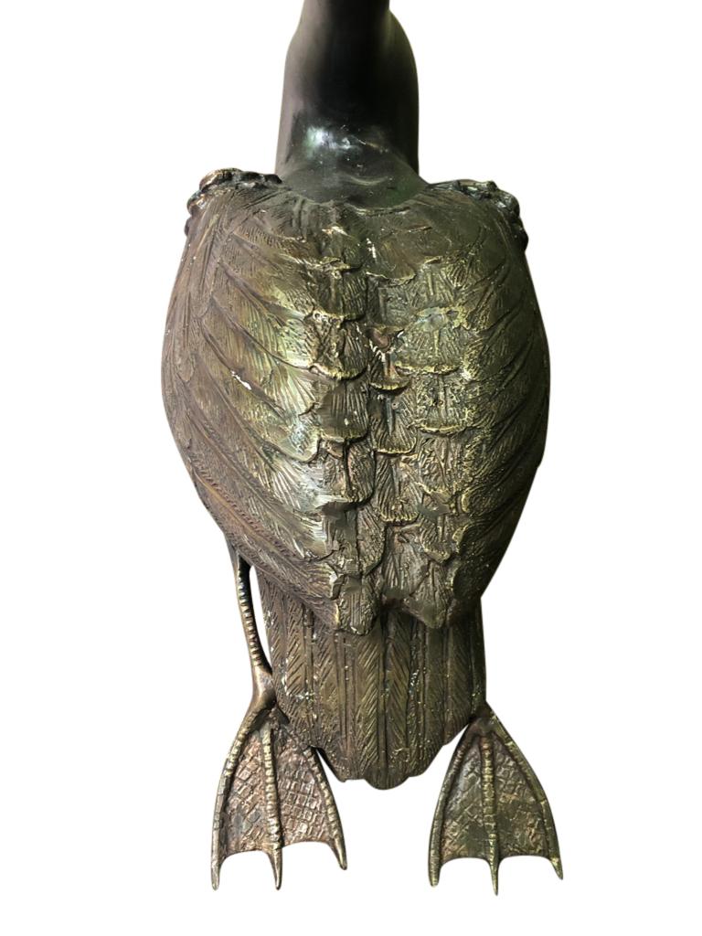 Pair of Bronze English Swans, Garden Royal Water Statues, 20th Century For Sale 4