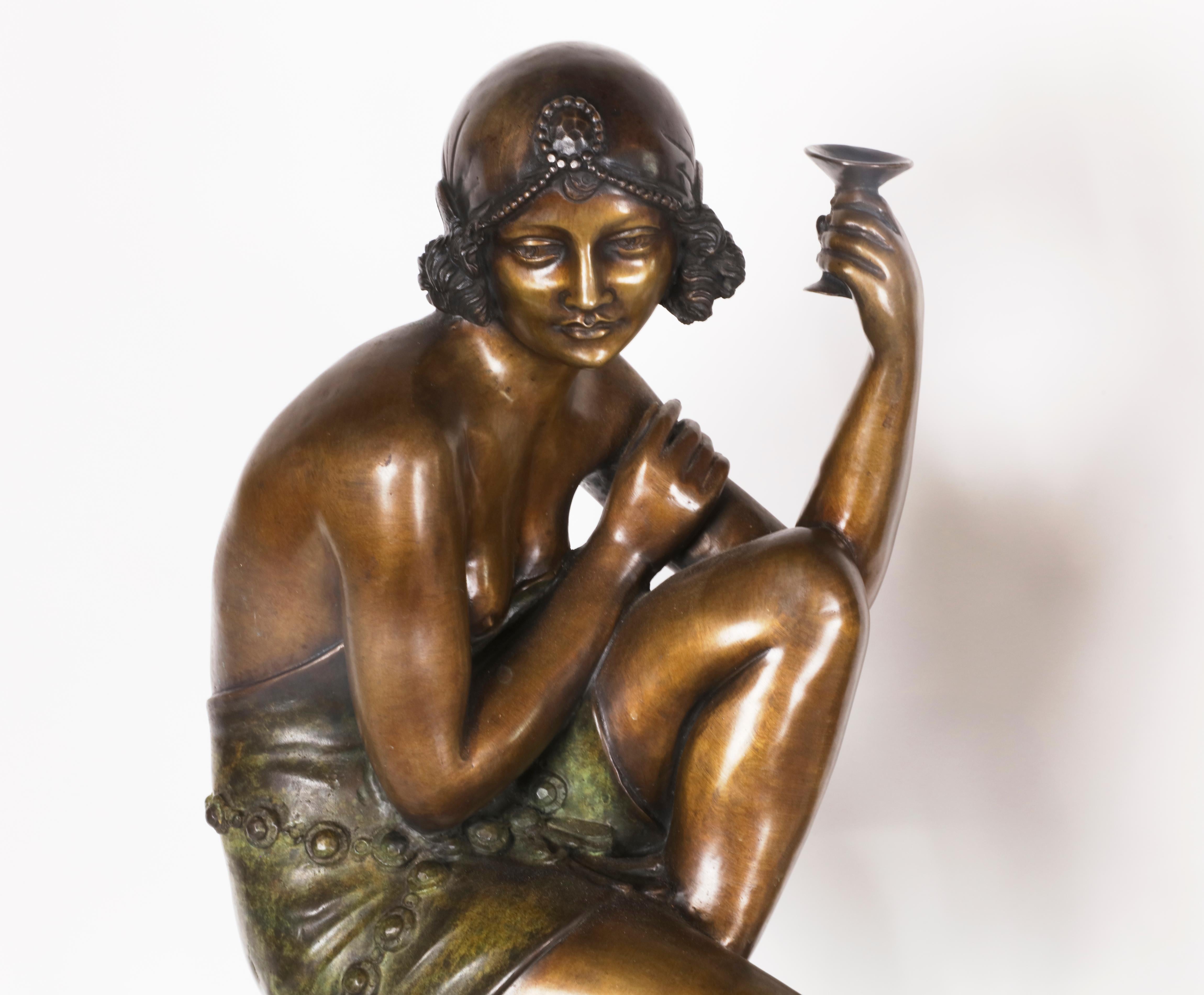 Pair of bronze flapper girls on pedestal by Ferdinando de Luca

Italian, circa 1920s. Measures: 29