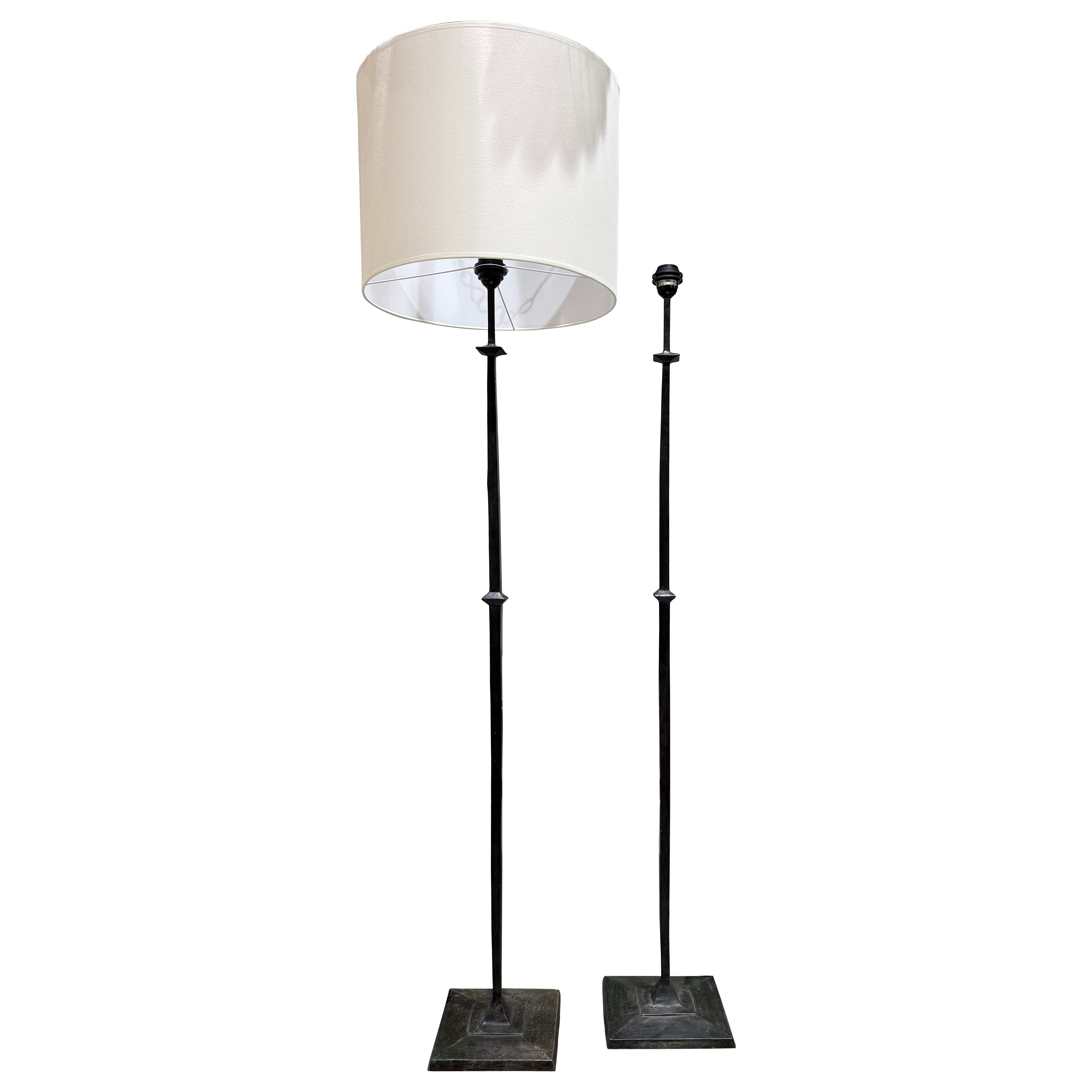 Coppia di lampade da terra in bronzo Eric Schmitt circa 1980