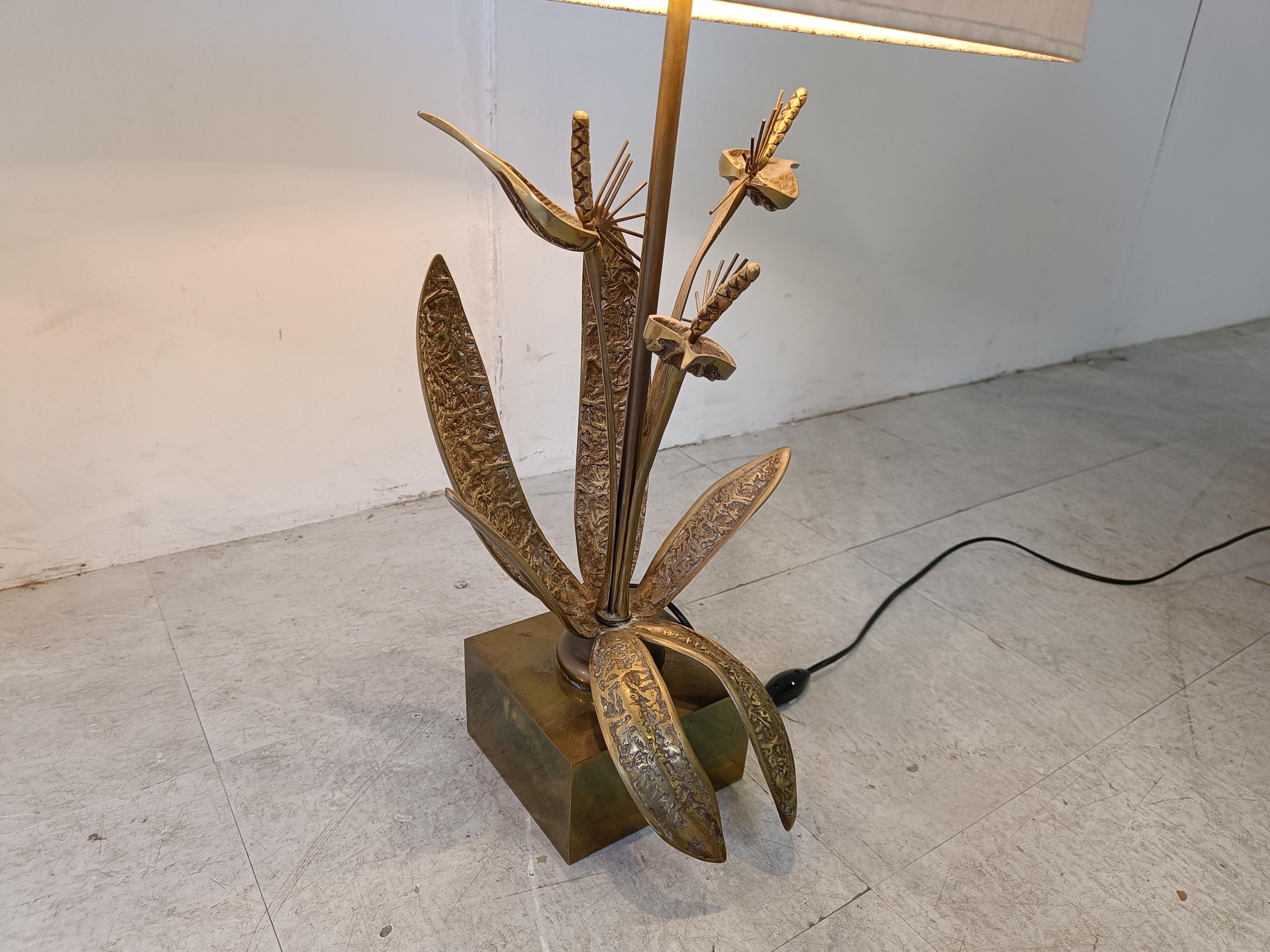 Pair of Bronze flower table lamps, 1970s For Sale 4