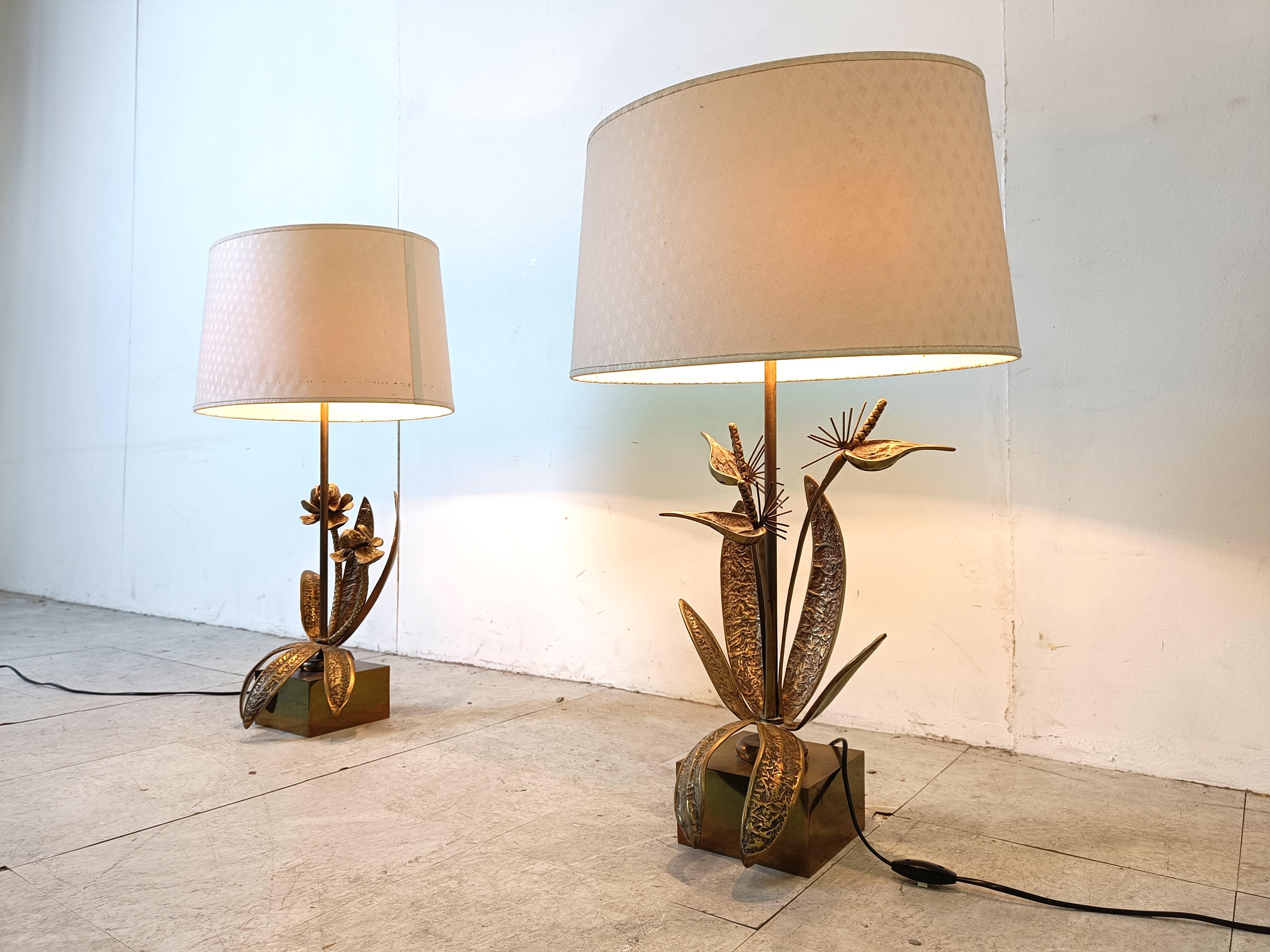 Pair of Bronze flower table lamps, 1970s For Sale 1