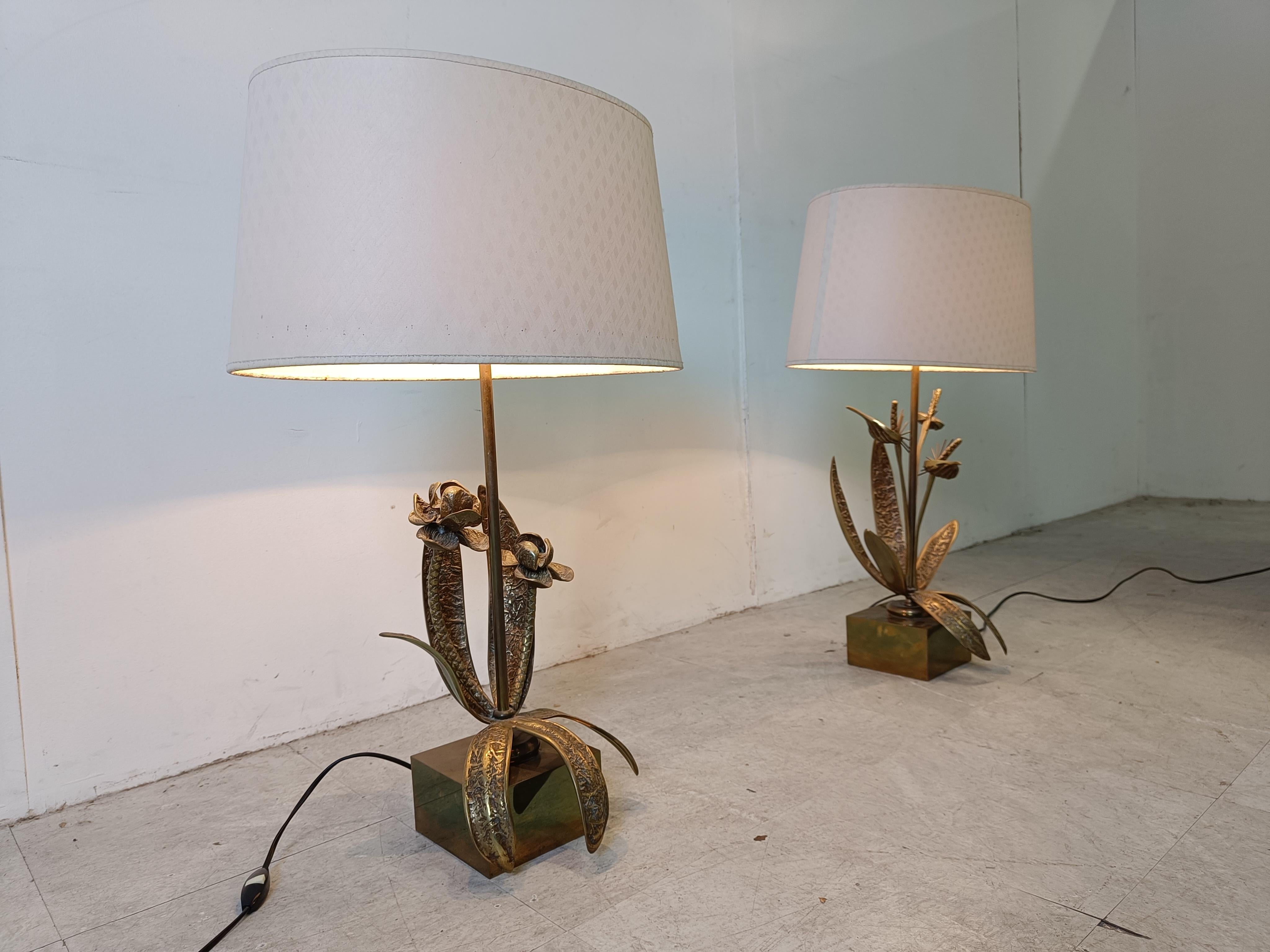 Pair of Bronze flower table lamps, 1970s For Sale 2