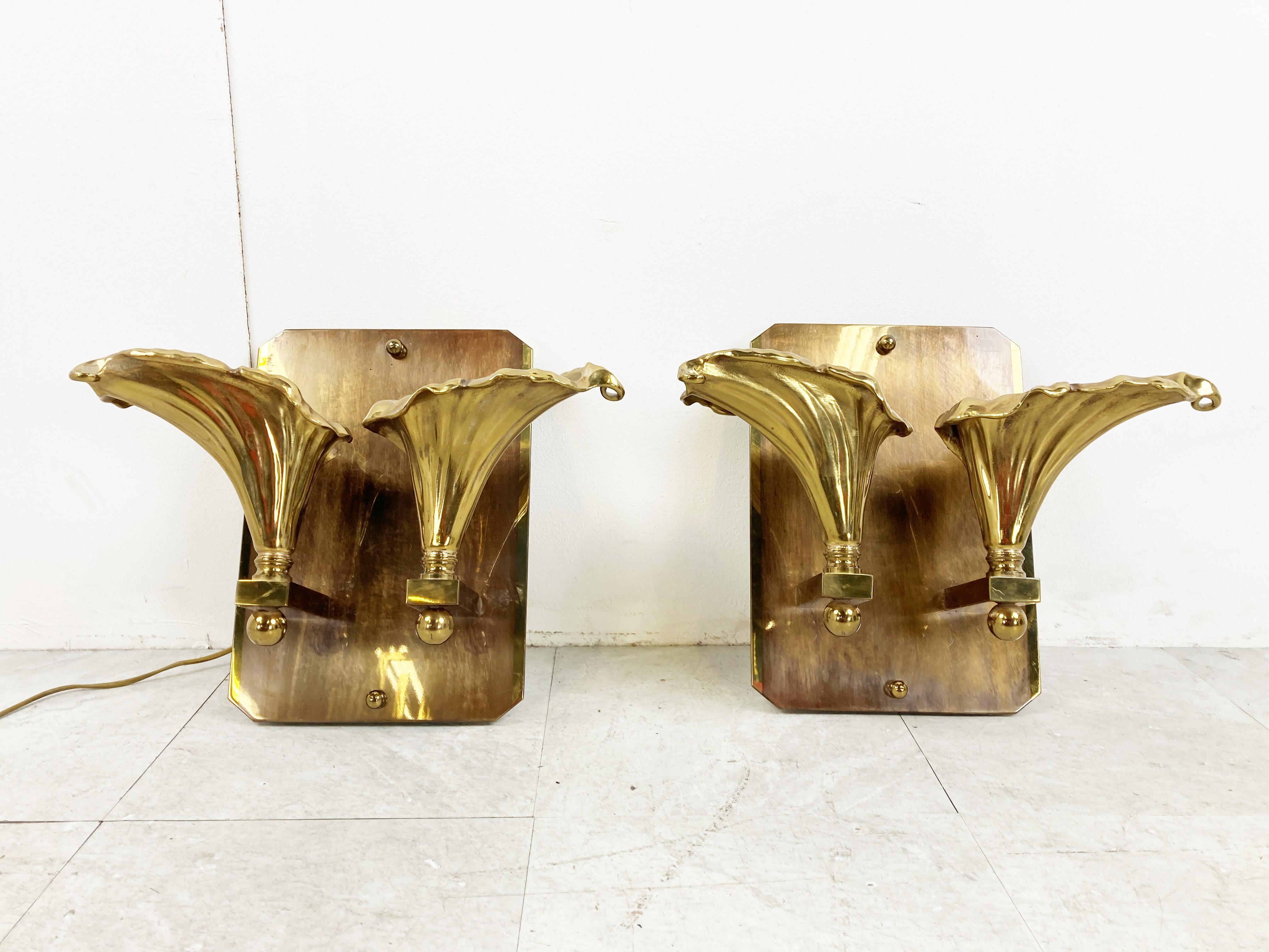 Hollywood Regency Pair of Bronze Flower Wall Lamps, 1970s For Sale