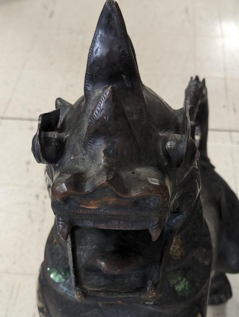 20th Century Pair of Bronze Foo Dog Statues For Sale