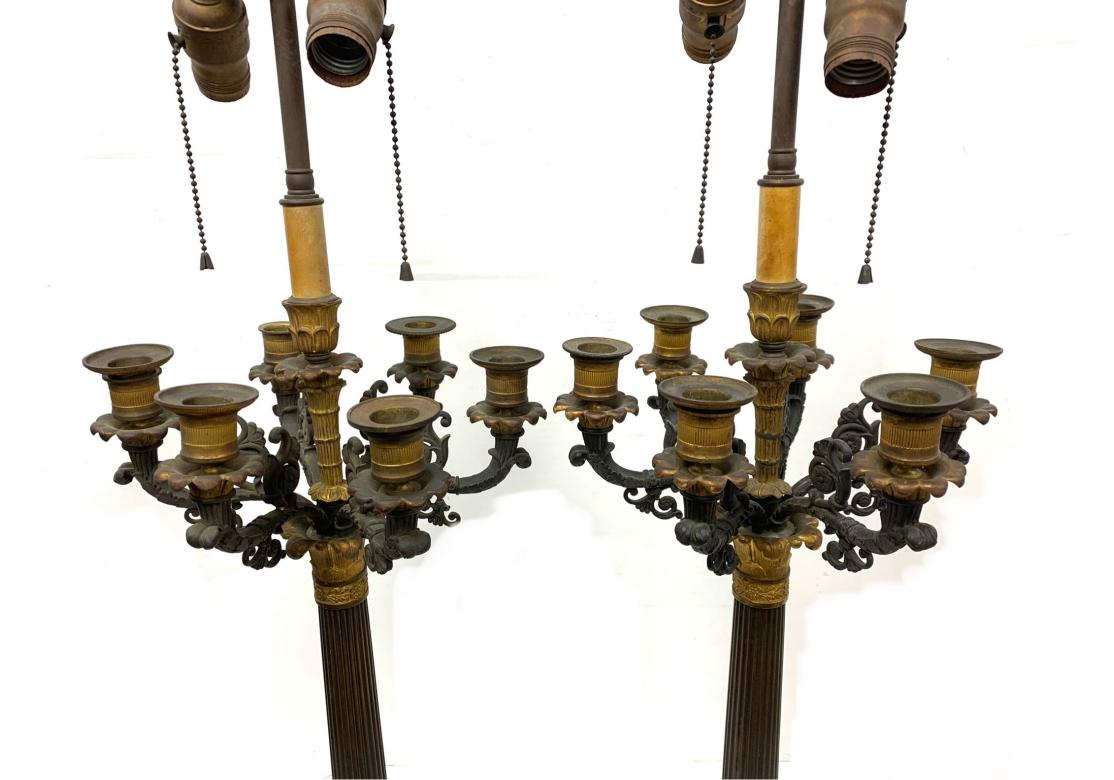 XIX secolo Coppia di lampade a candelabro in bronzo in stile impero francese/ Restauro in vendita