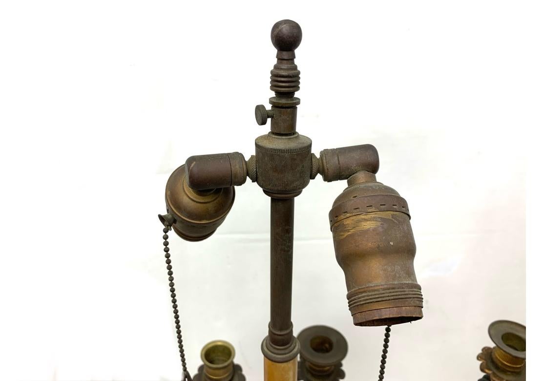 Coppia di lampade a candelabro in bronzo in stile impero francese/ Restauro in vendita 1