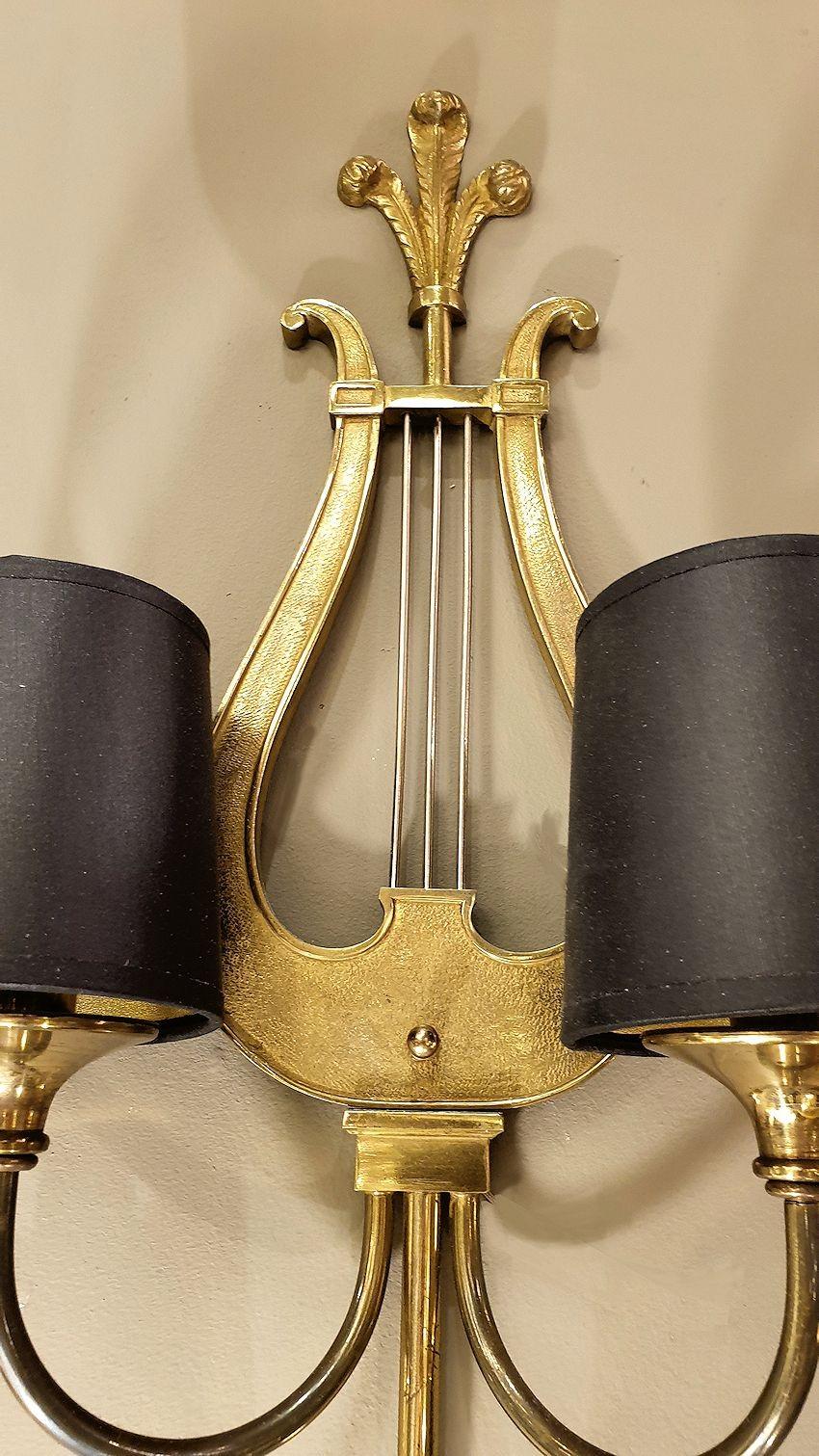 Pair of Mid Century Bronze French Sconces In Excellent Condition For Sale In Dallas, TX