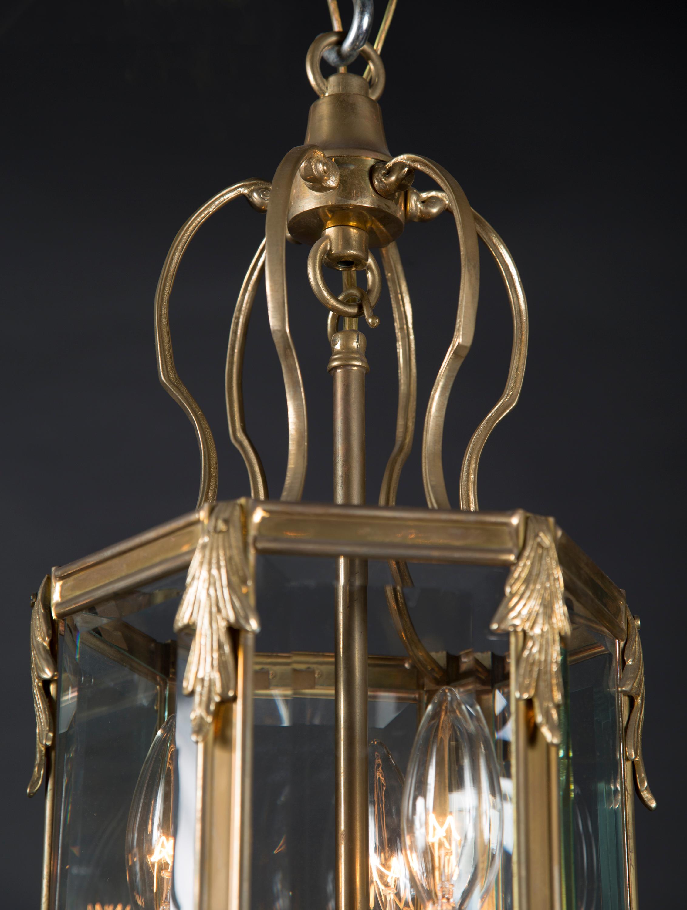 Pair of Bronze Hexagonal Lanterns, French Mid-20th Century In Good Condition In New Orleans, LA