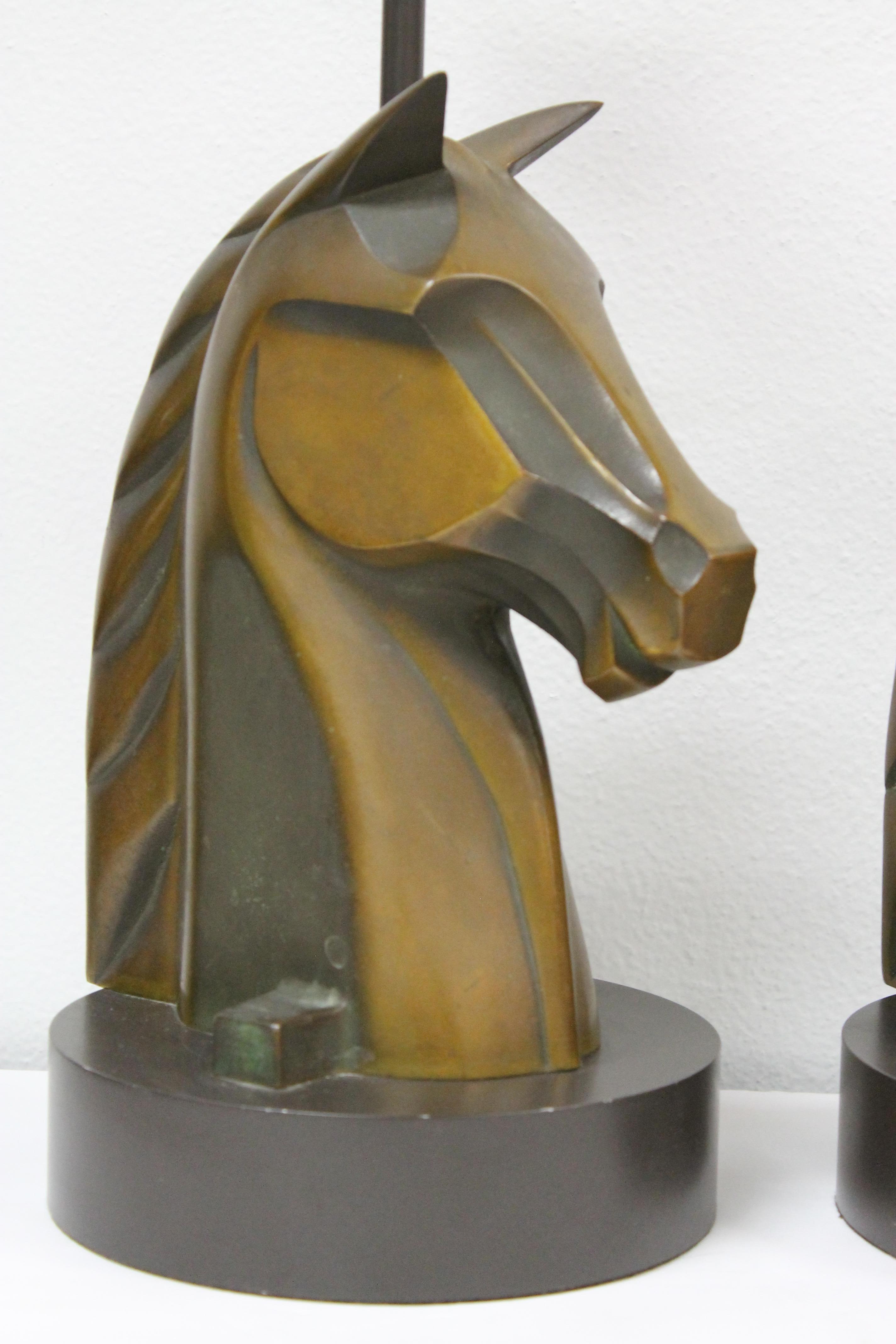 Paire de lampes à tête de cheval en bronze en vente 3