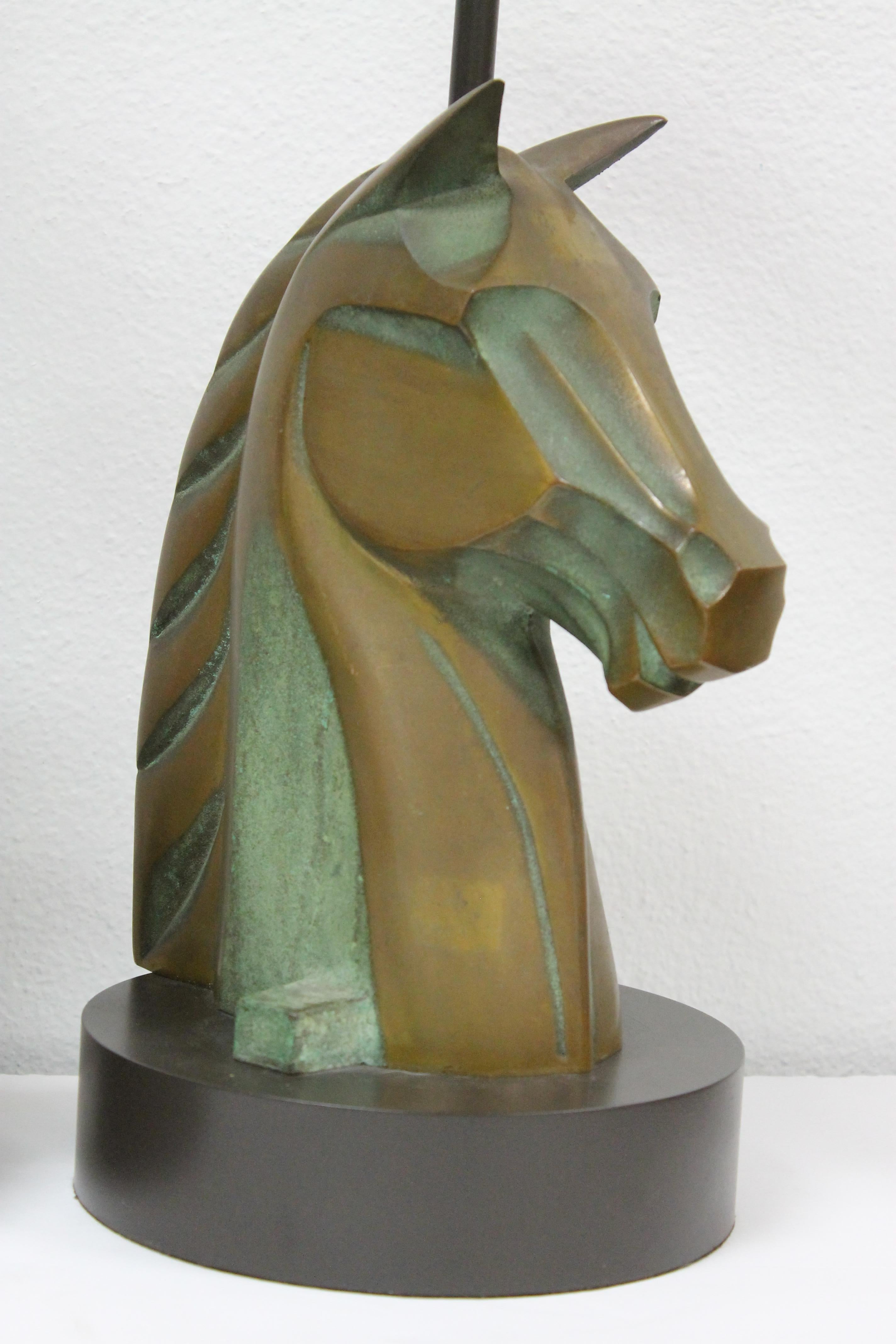Paire de lampes à tête de cheval en bronze en vente 4