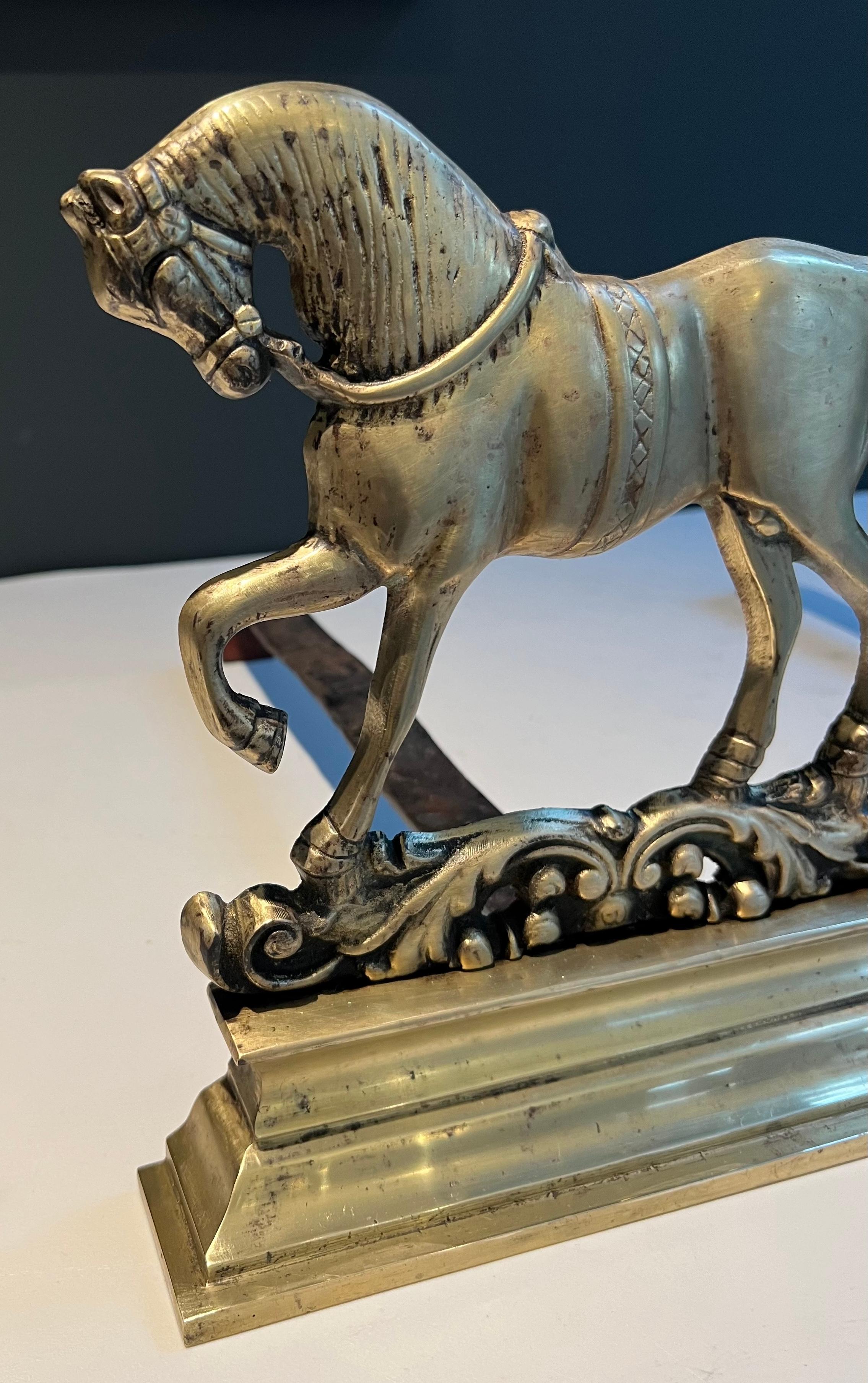 Coppia di androni in bronzo a forma di cavallo. Lavoro francese. in vendita 11