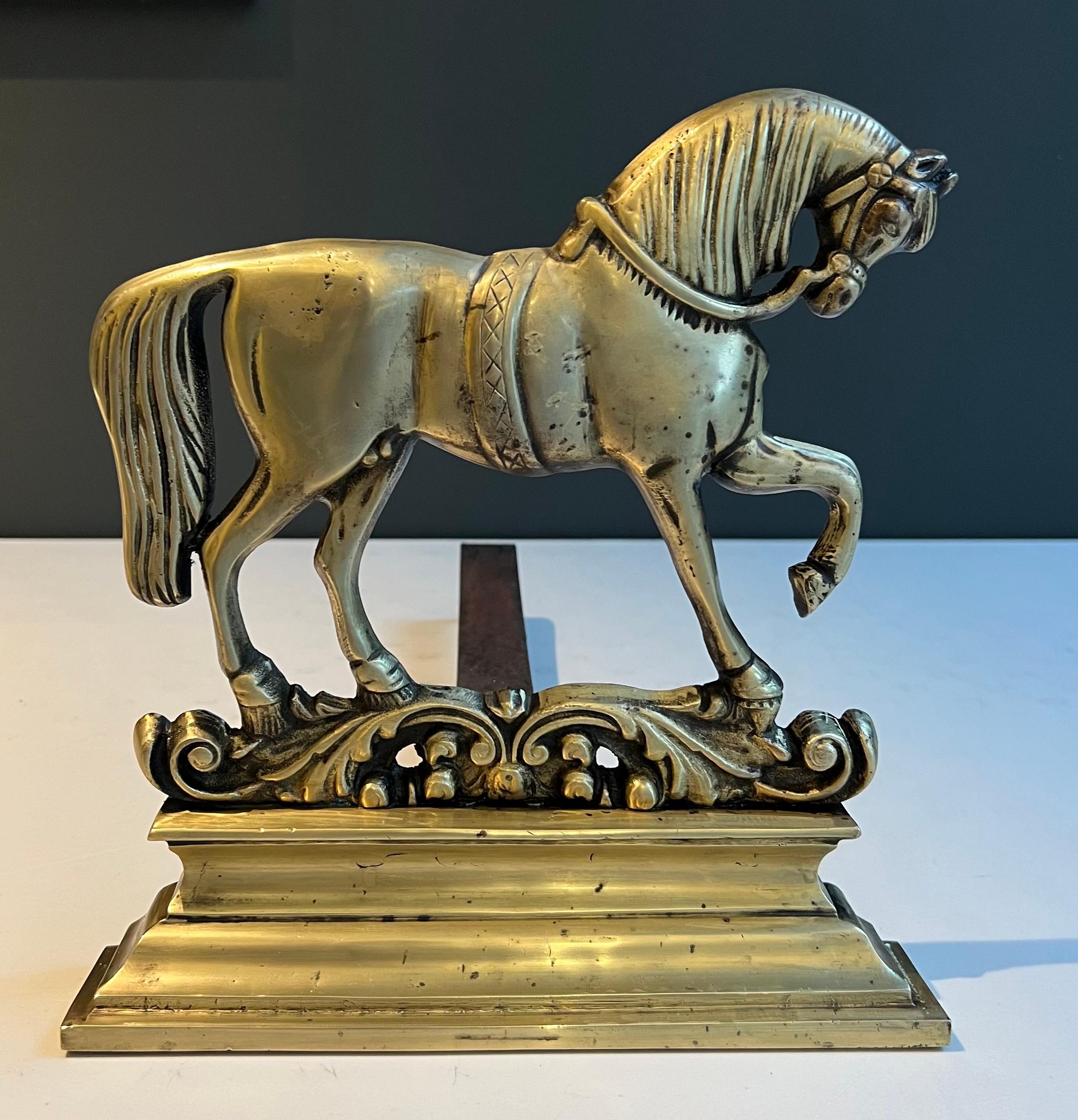 Inizio XX secolo Coppia di androni in bronzo a forma di cavallo. Lavoro francese. in vendita
