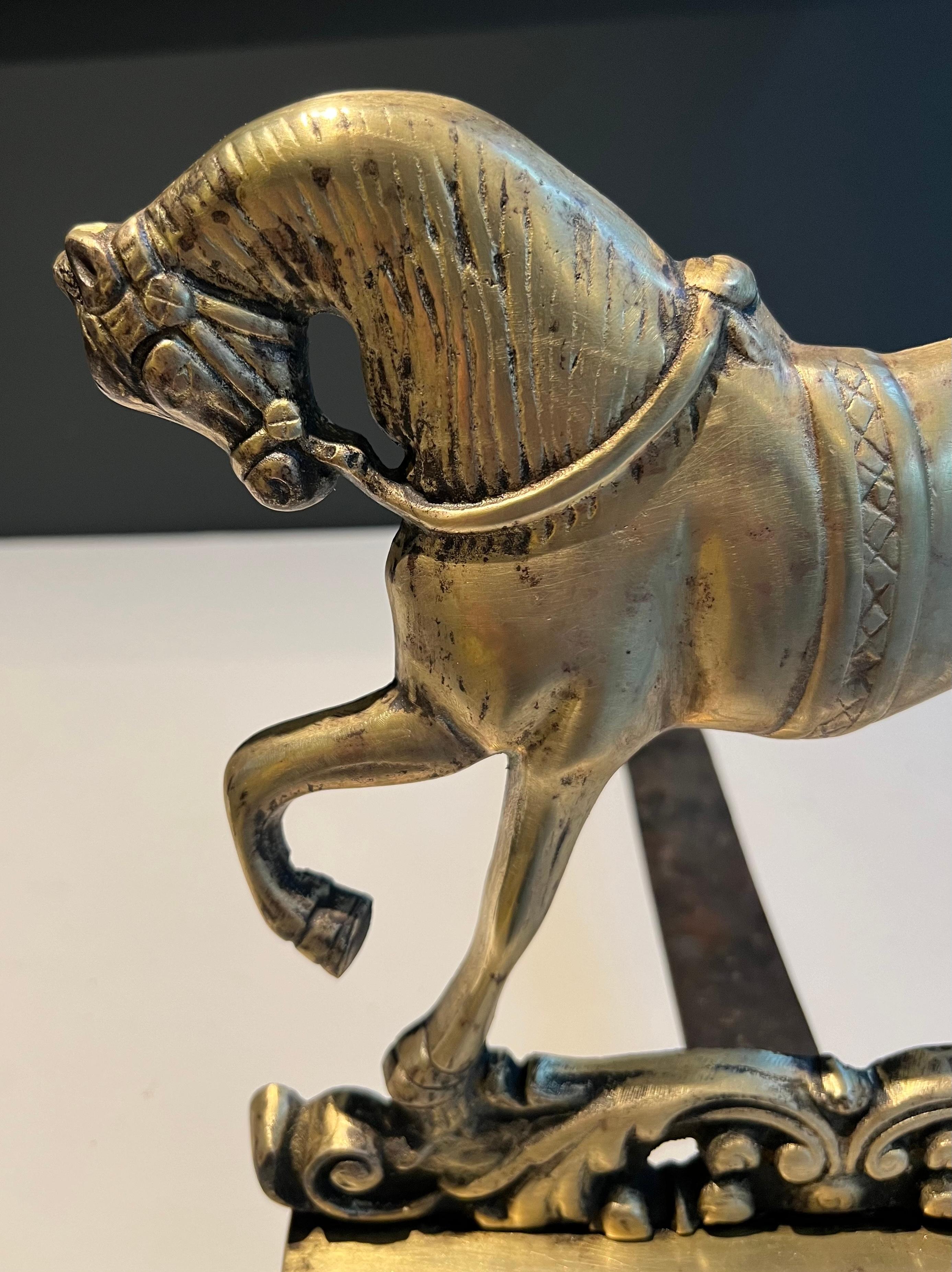 Coppia di androni in bronzo a forma di cavallo. Lavoro francese. in vendita 2