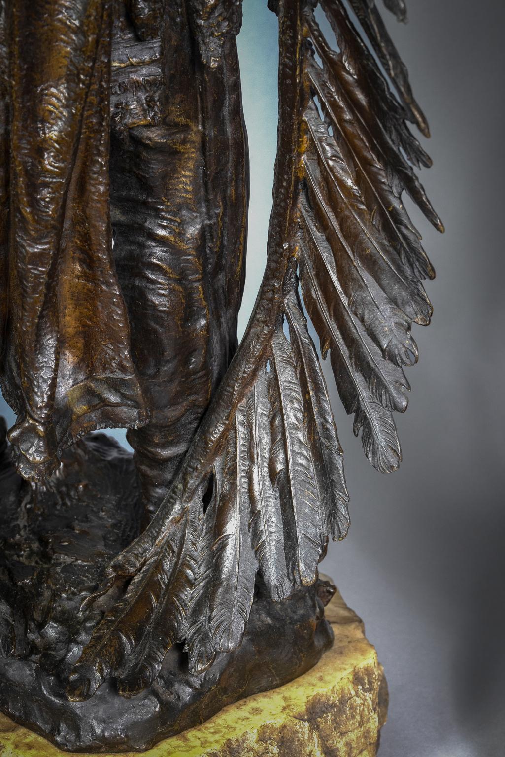 Coppia di sculture indiane in bronzo raffiguranti 'Guerra e Pace', di Carl Kauba in vendita 9