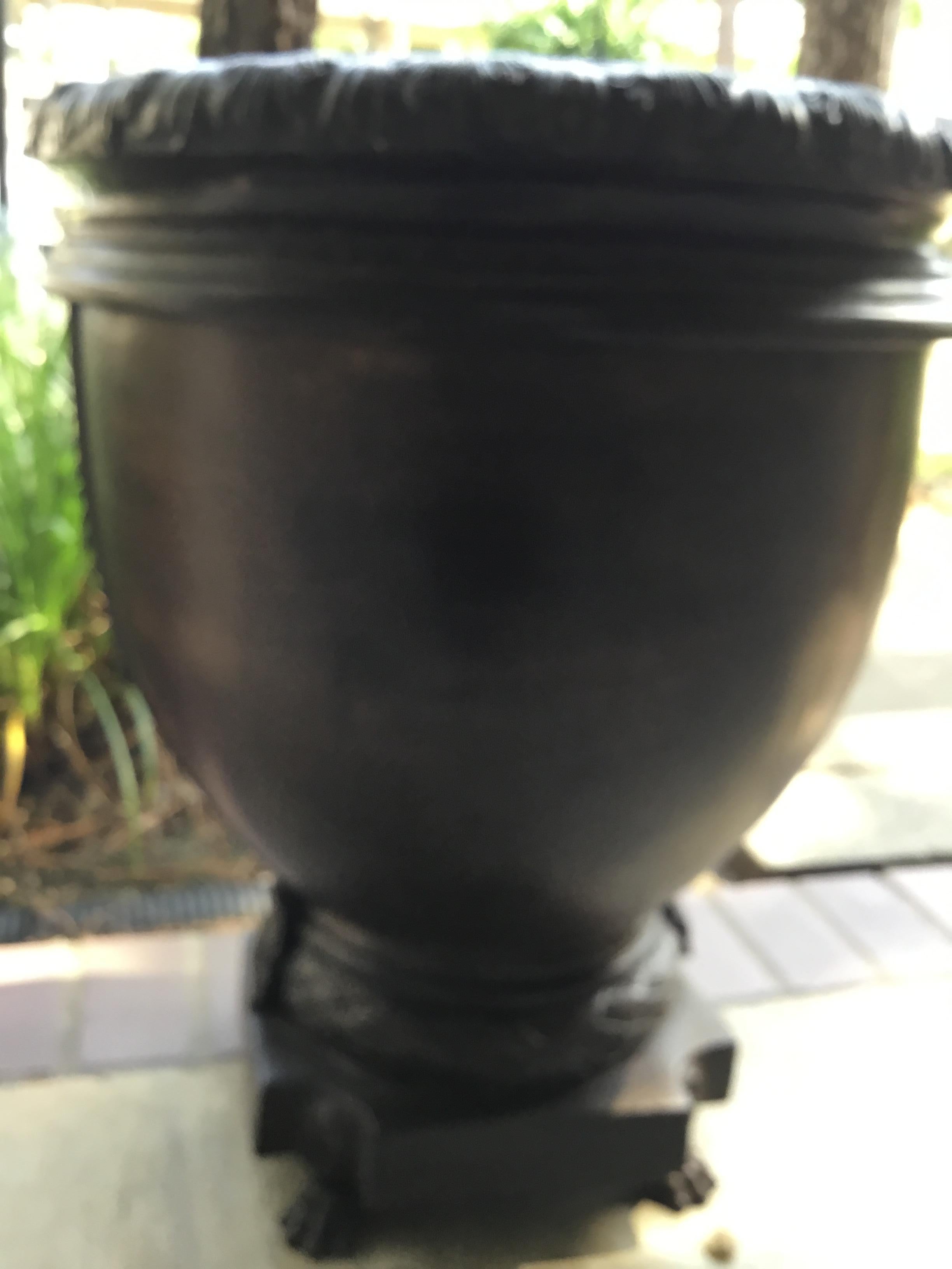 Pair of Bronze Large Scale Neoclassical Planters In Good Condition In Houston, TX