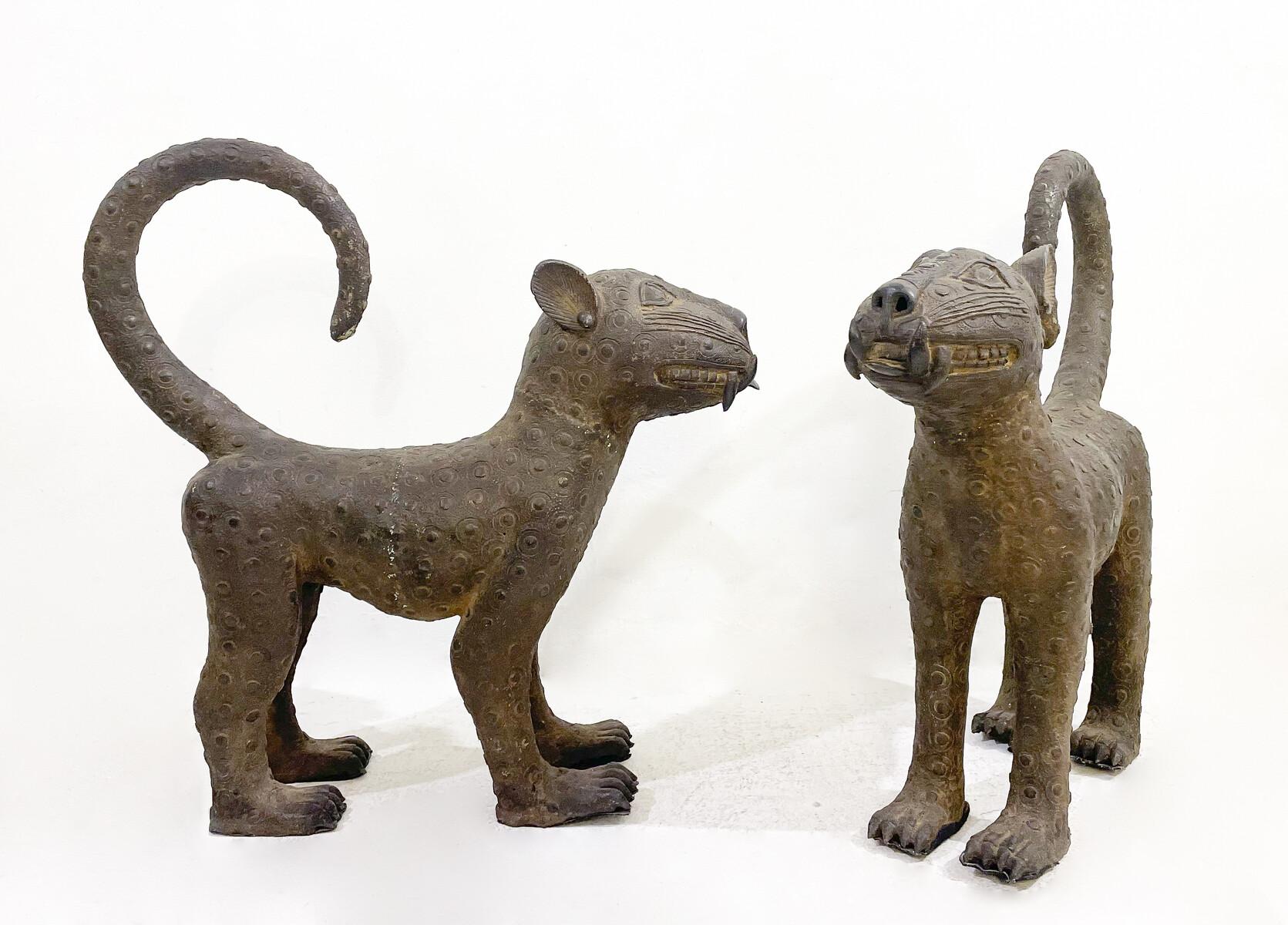 Bronzo Coppia di leopardi in bronzo, anni '30 in vendita