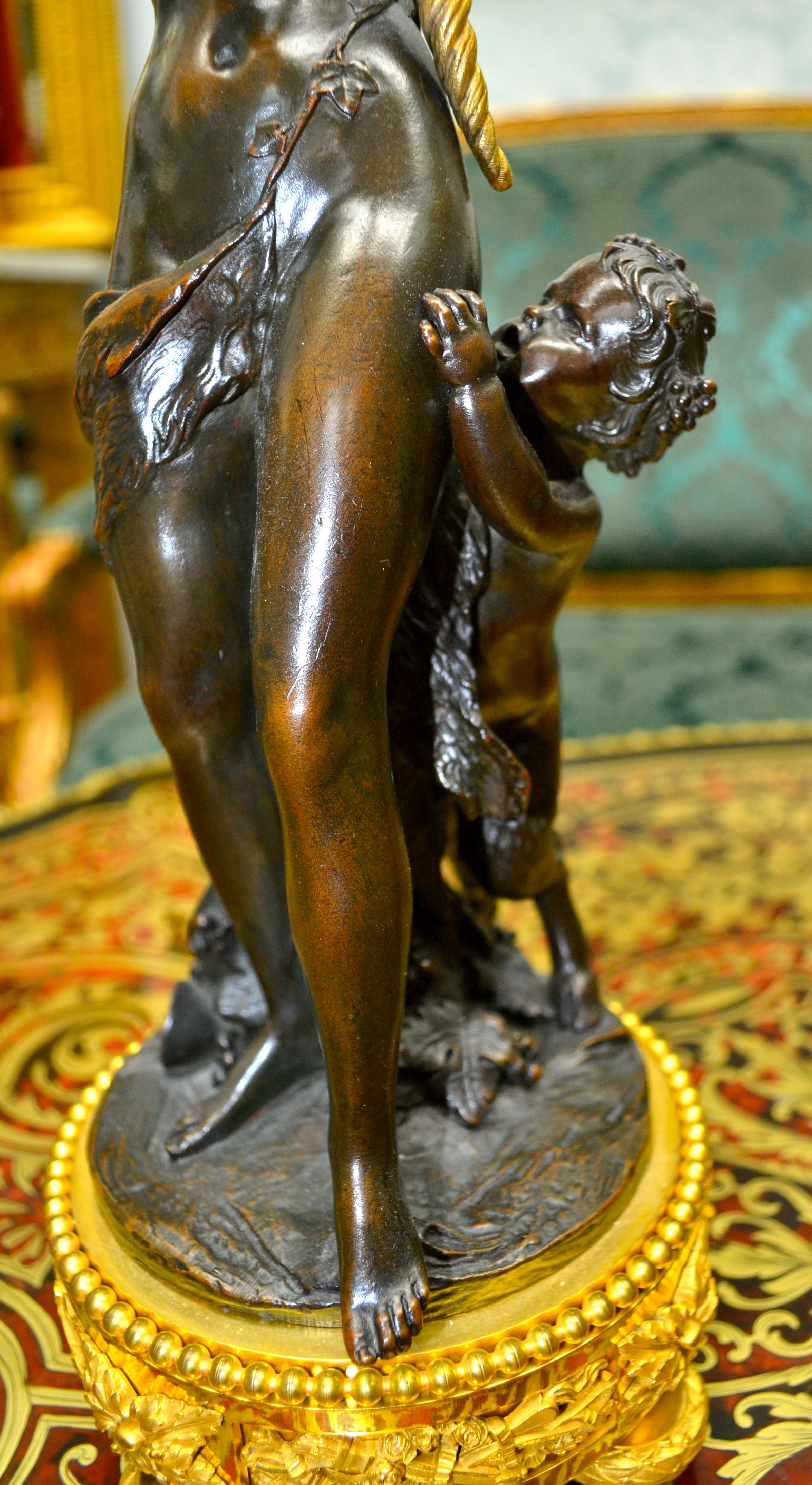 Paire de bronzes français en bronze  Candélabres figuratifs de style Louis XVI d'après Clodion en vente 6